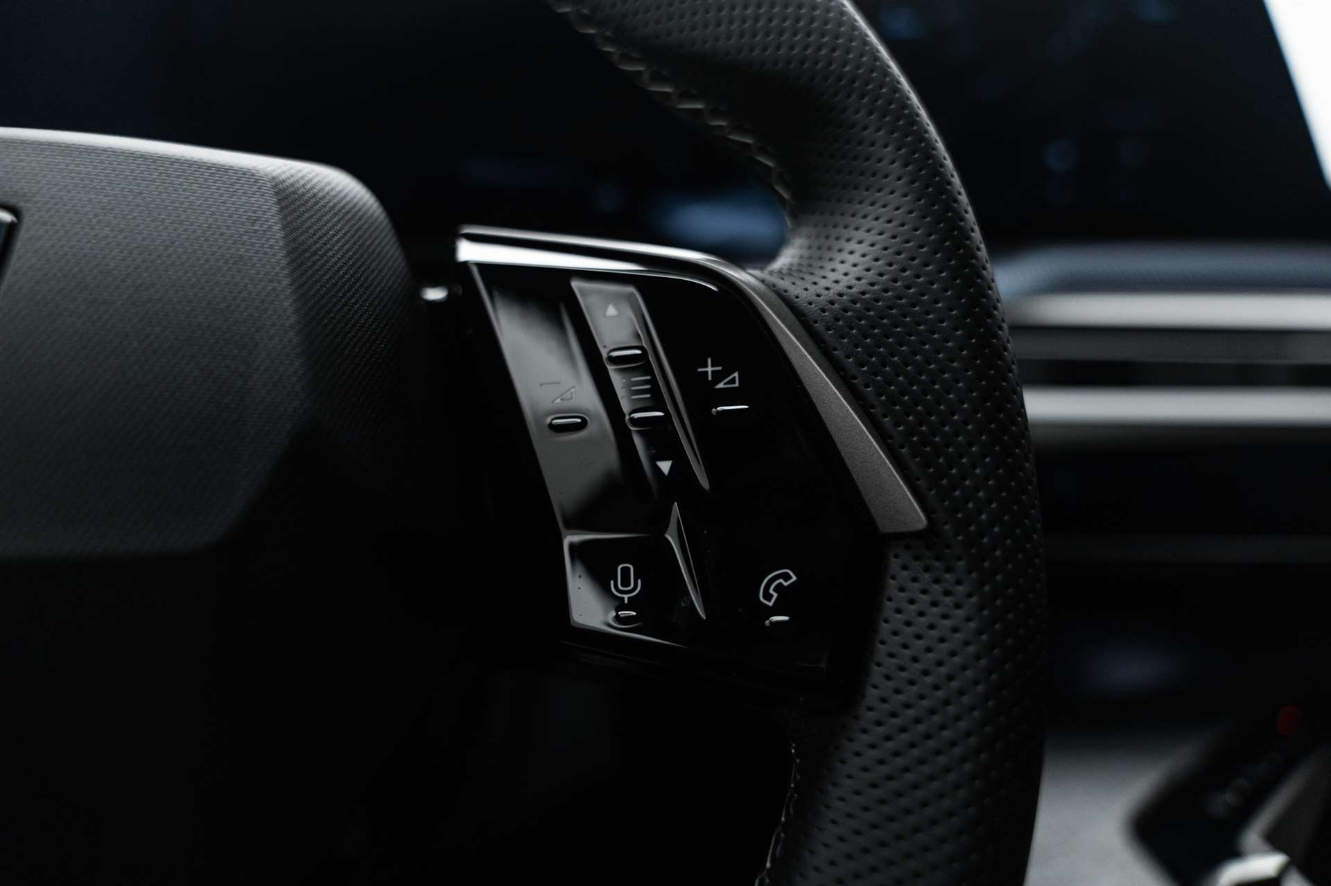 PEUGEOT 3008 145 e-DCS6 Hybrid GT Automat-image-16