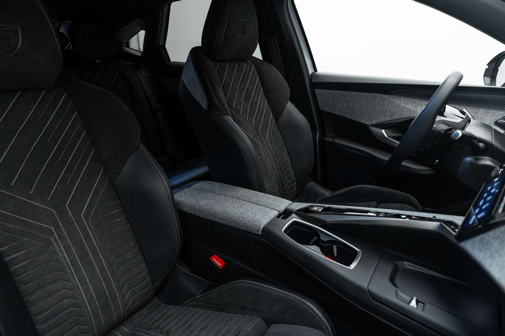 PEUGEOT 3008 145 e-DCS6 Hybrid GT Automat-image-11