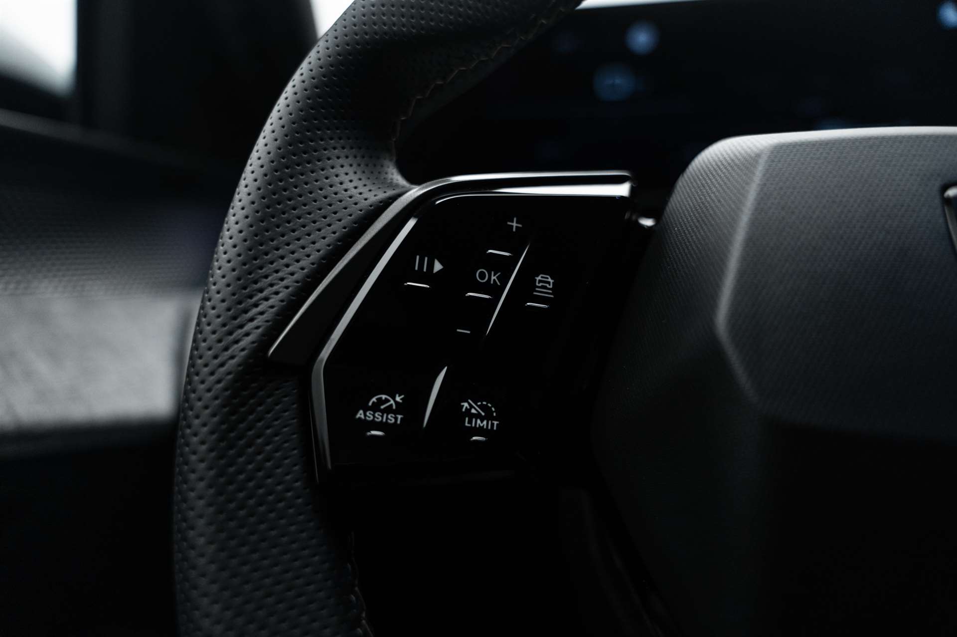 PEUGEOT 3008 145 e-DCS6 Hybrid GT Automat-image-15