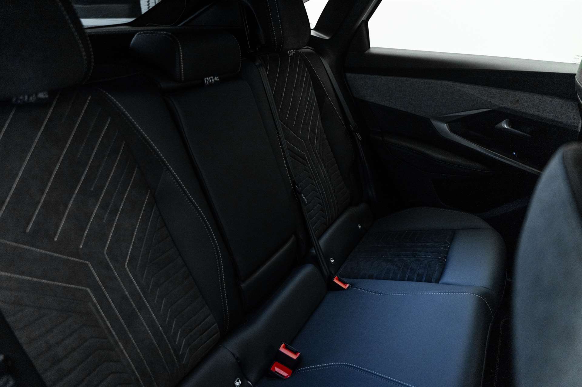 PEUGEOT 3008 145 e-DCS6 Hybrid GT Automat-image-13