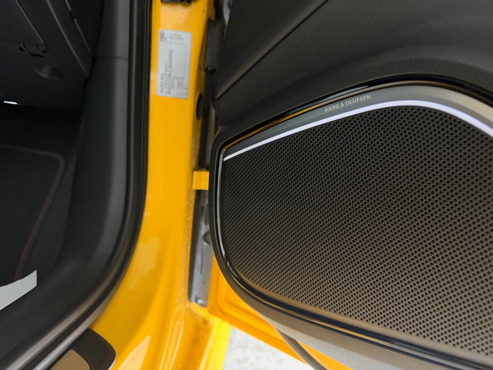 AUDI S3 Sportback 2.0 TFSI quattro S-tronic | Frisch MFK | Pano Dach | Bang & Olufsen-image-21