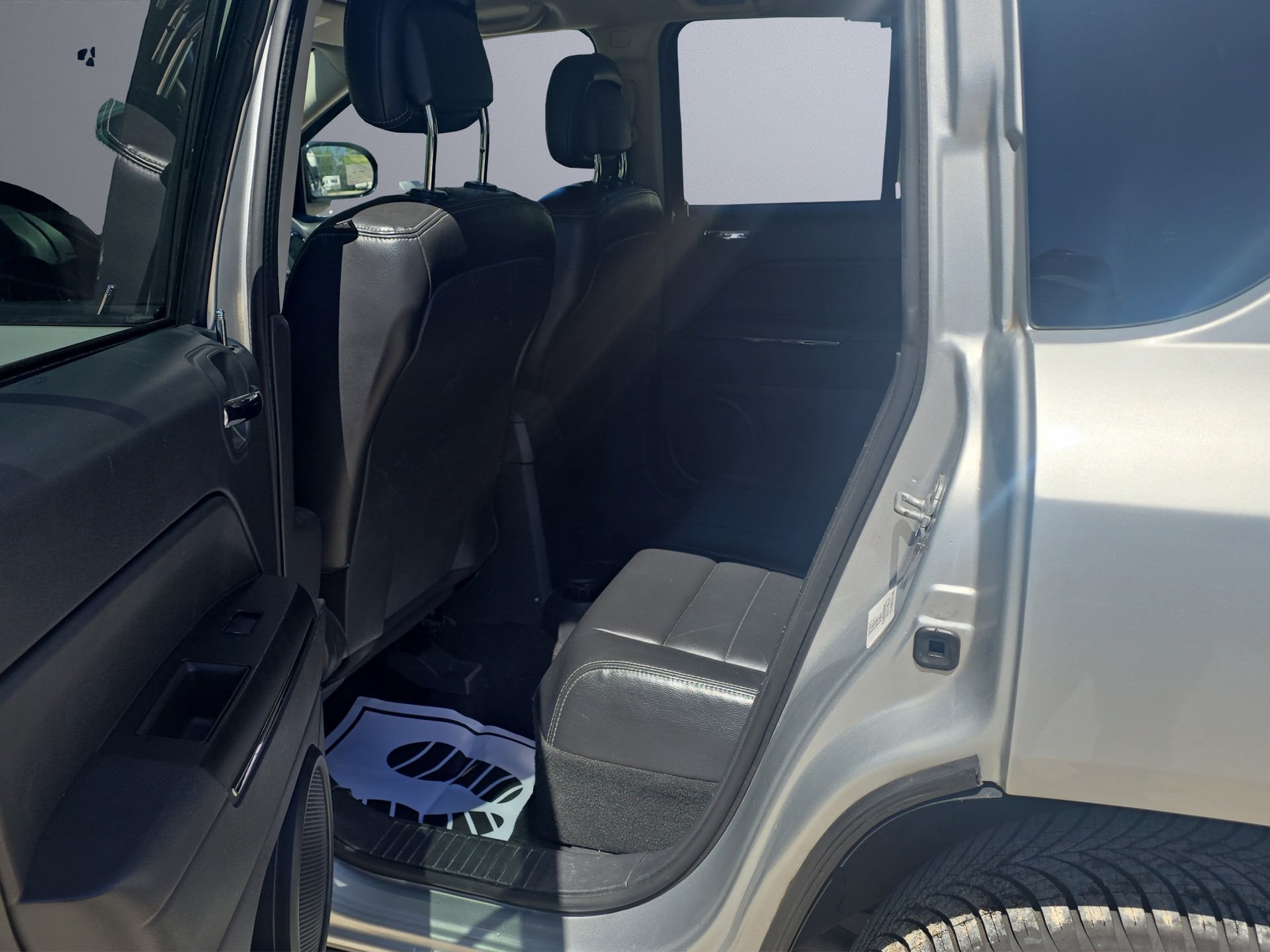 JEEP Compass 2.4 Limited CVT-image-9