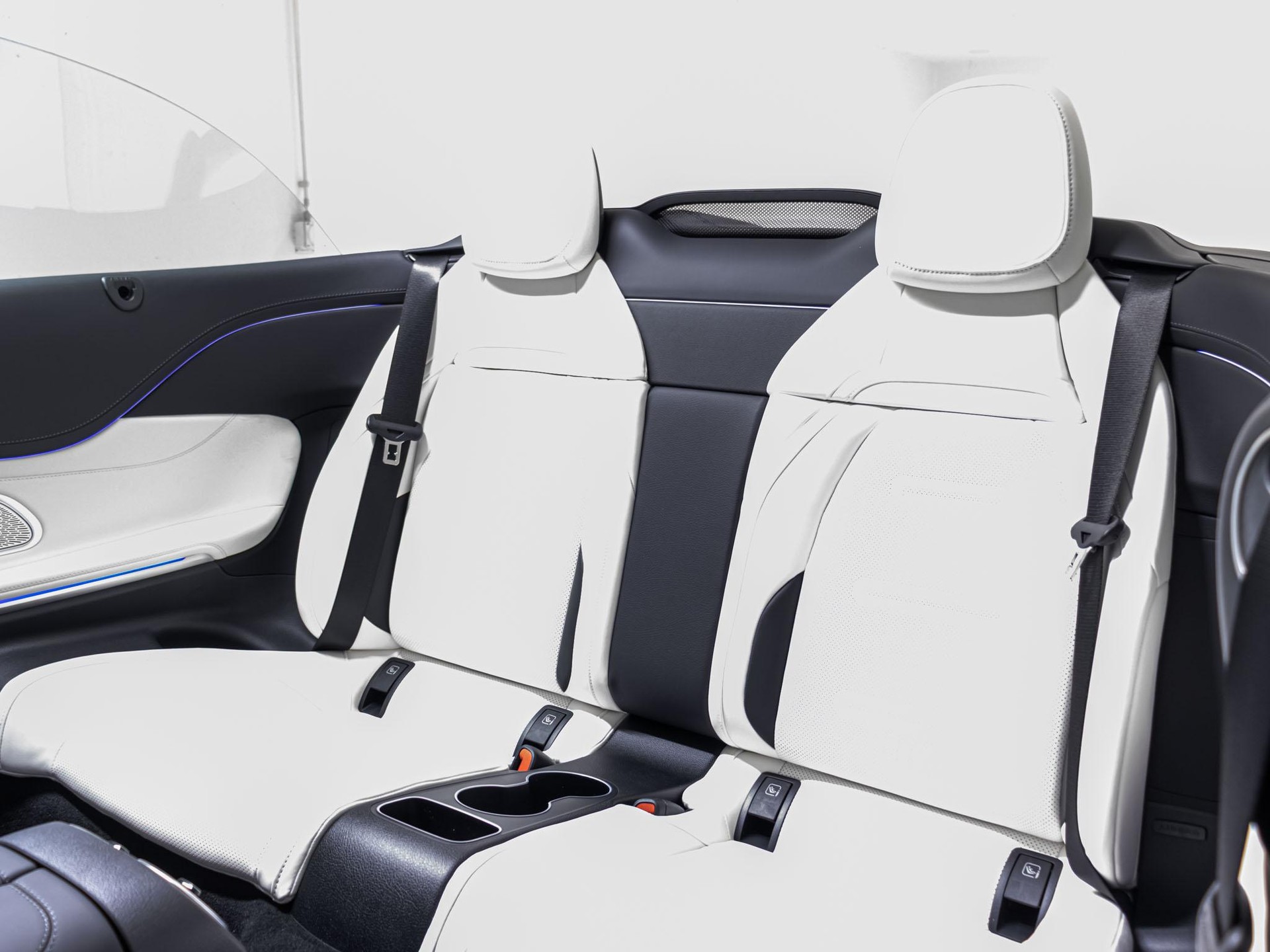 MERCEDES-BENZ CLE 53 AMG 4MATIC+ Cabriolet-image-7