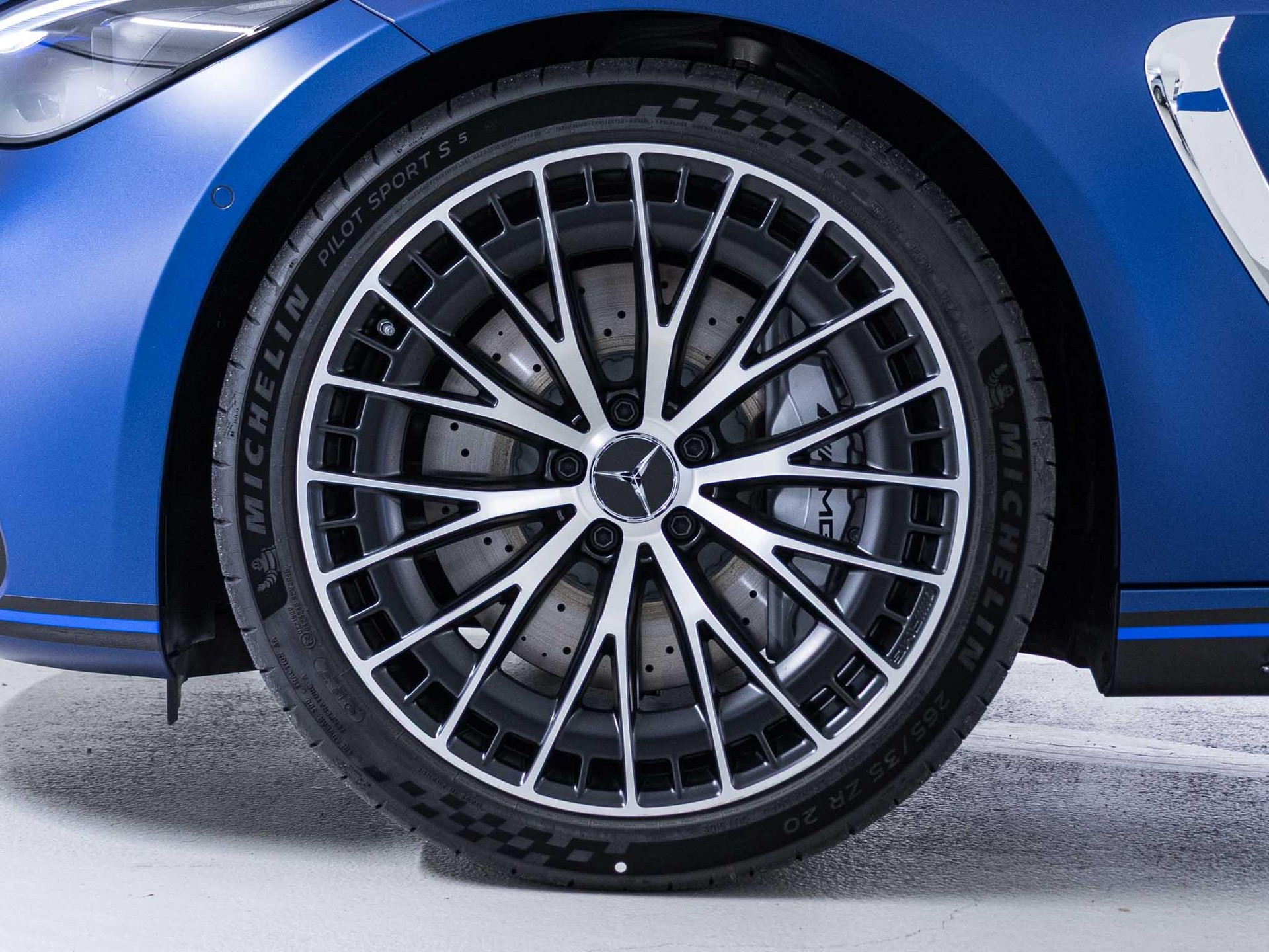 MERCEDES-BENZ CLE 53 AMG 4MATIC+ Cabriolet-image-13