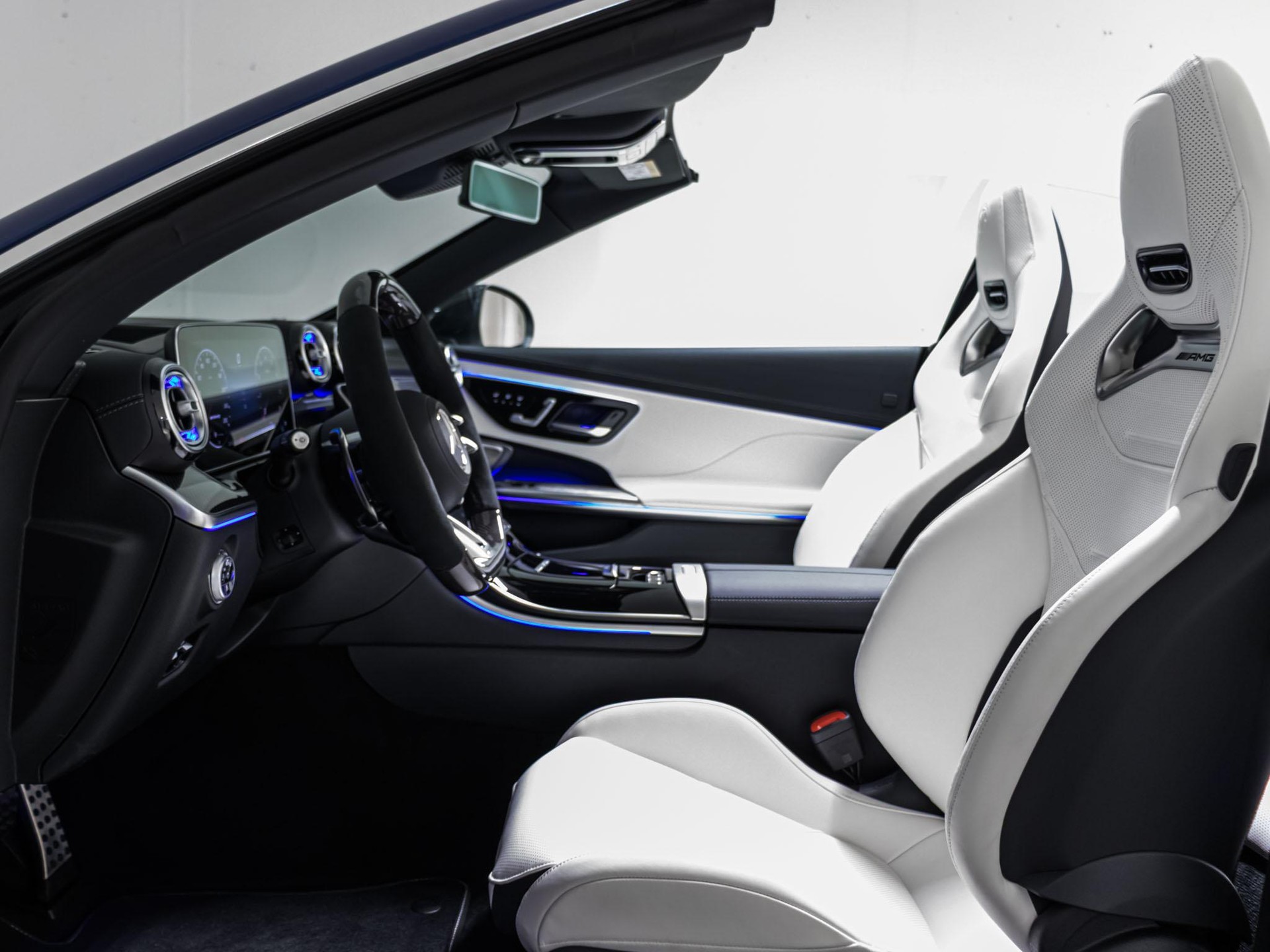 MERCEDES-BENZ CLE 53 AMG 4MATIC+ Cabriolet-image-6