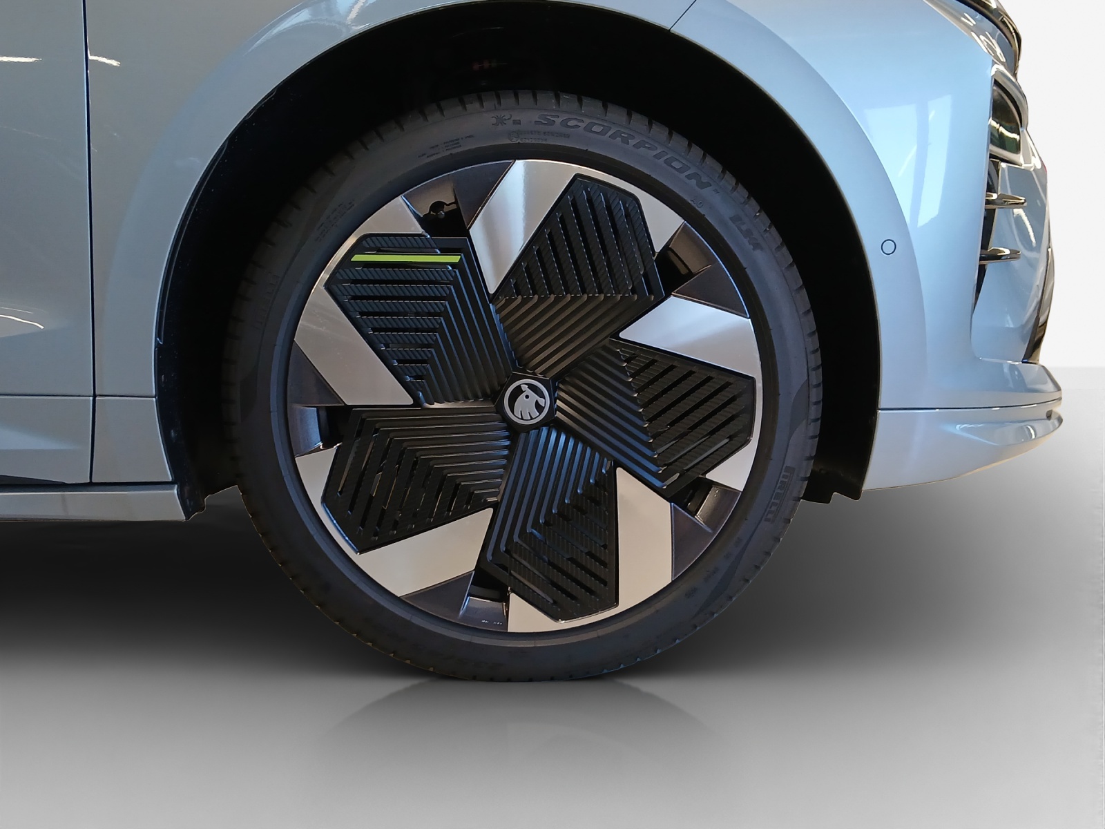 SKODA Enyaq 4x4 RS-image-14
