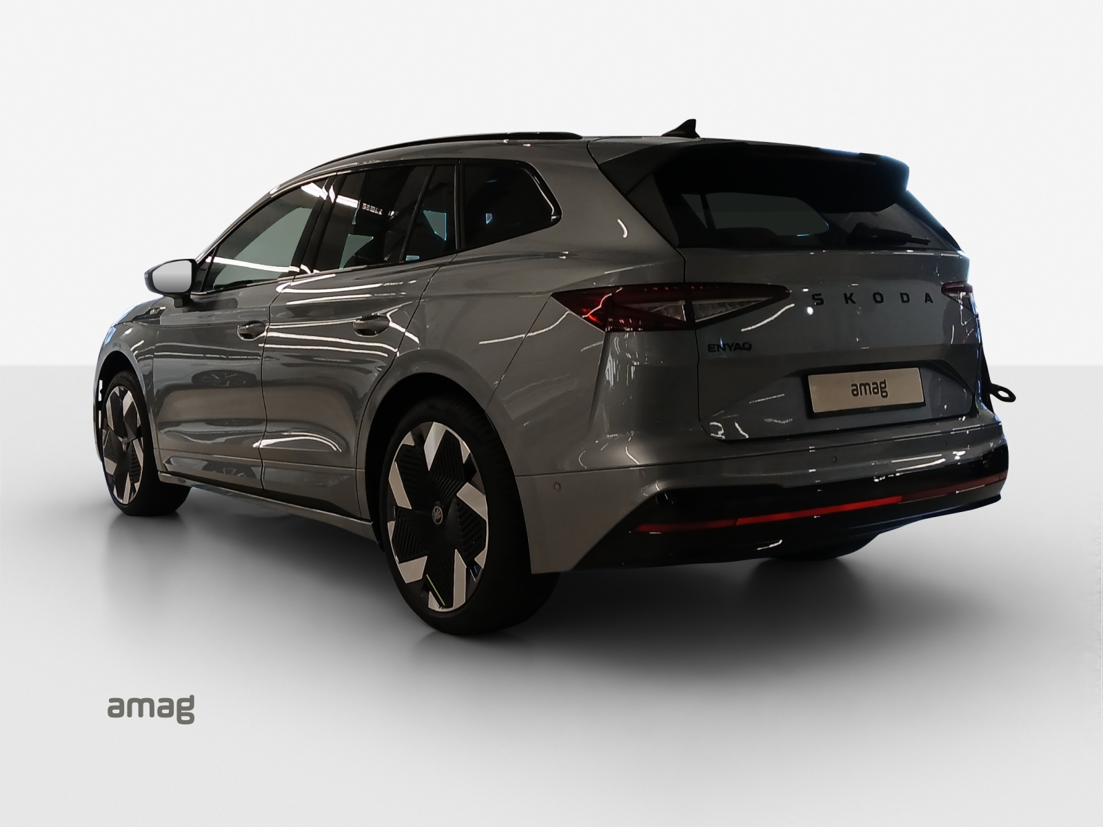 SKODA Enyaq 4x4 RS-image-2