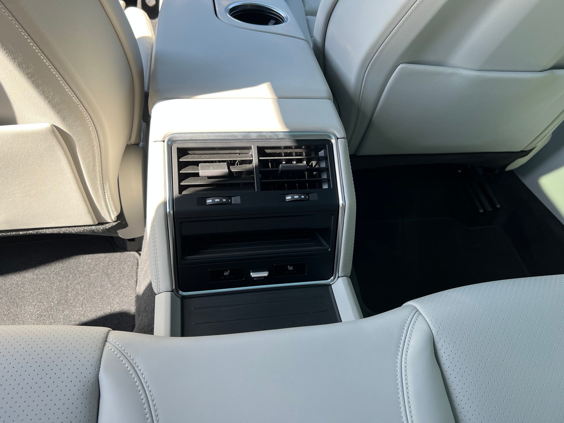 PORSCHE Panamera 4 Sport Turismo Platinum Edition PDK-image-21