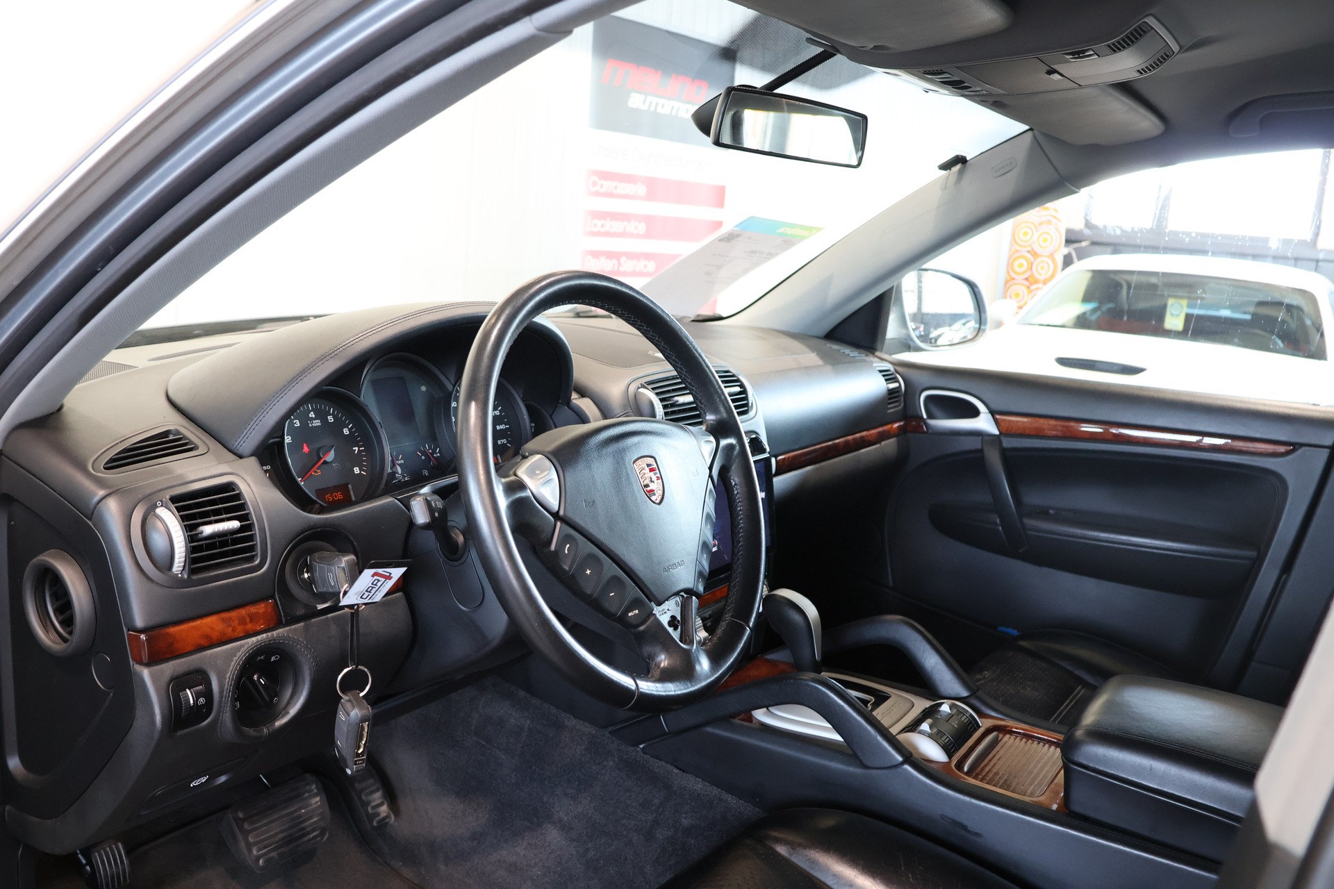 PORSCHE Cayenne-image-10