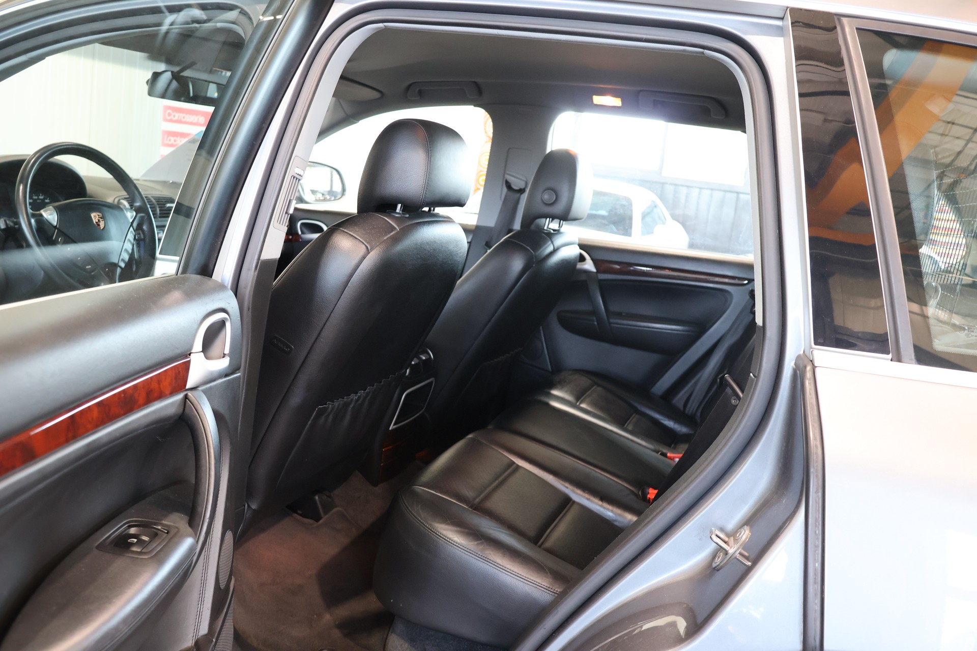 PORSCHE Cayenne-image-14
