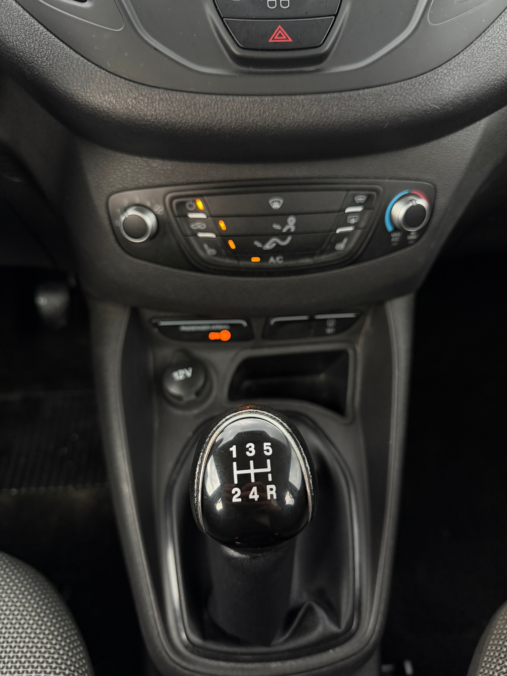 FORD Transit Courier Combi 1.5 TDCi Ambiente-image-12