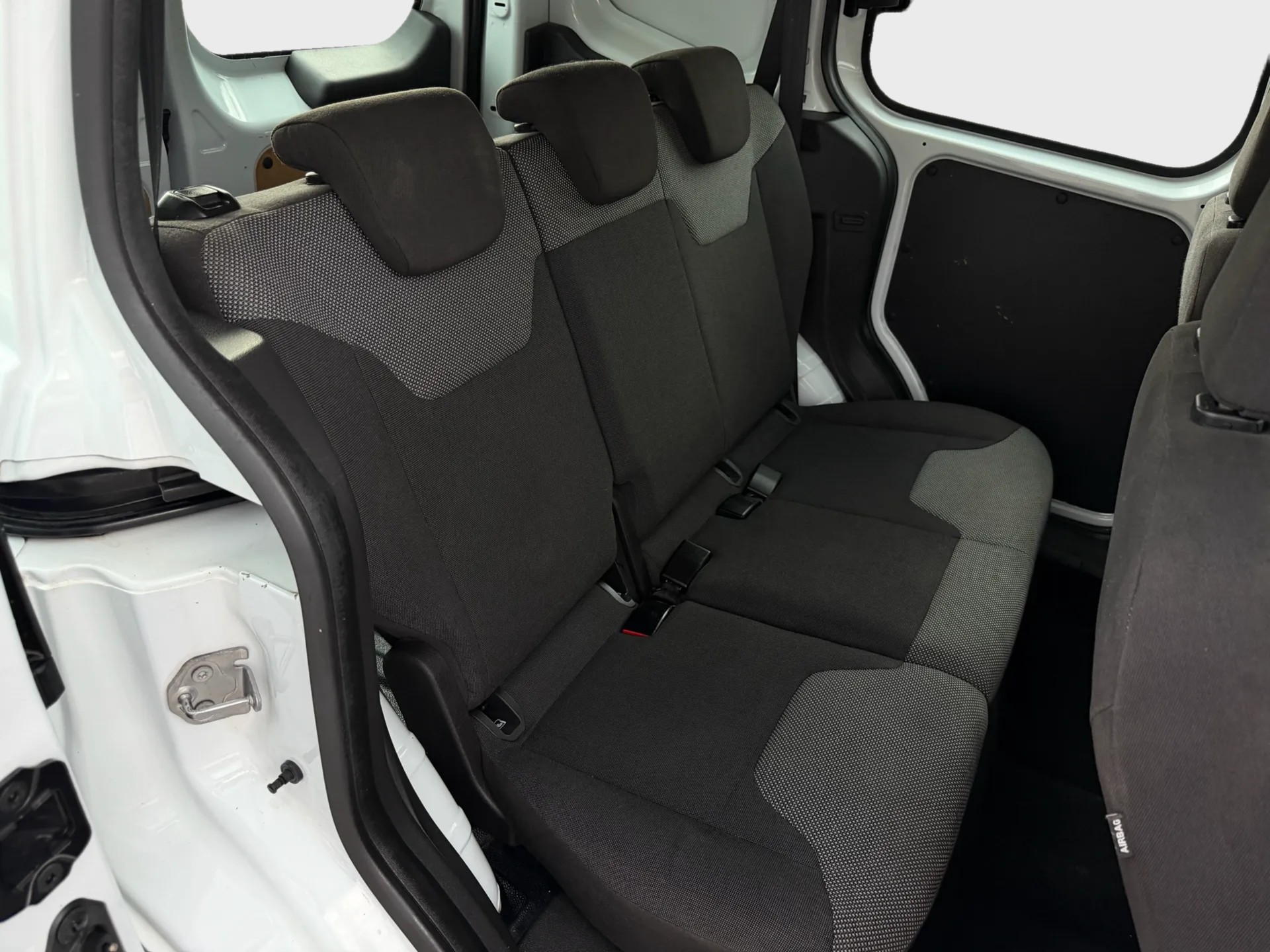 FORD Transit Courier Combi 1.5 TDCi Ambiente-image-17