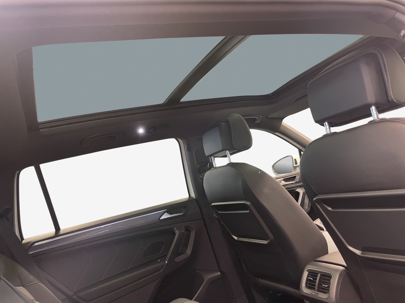 VW Tiguan Allspace 2.0TSI Highline 4Motion DSG-image-15