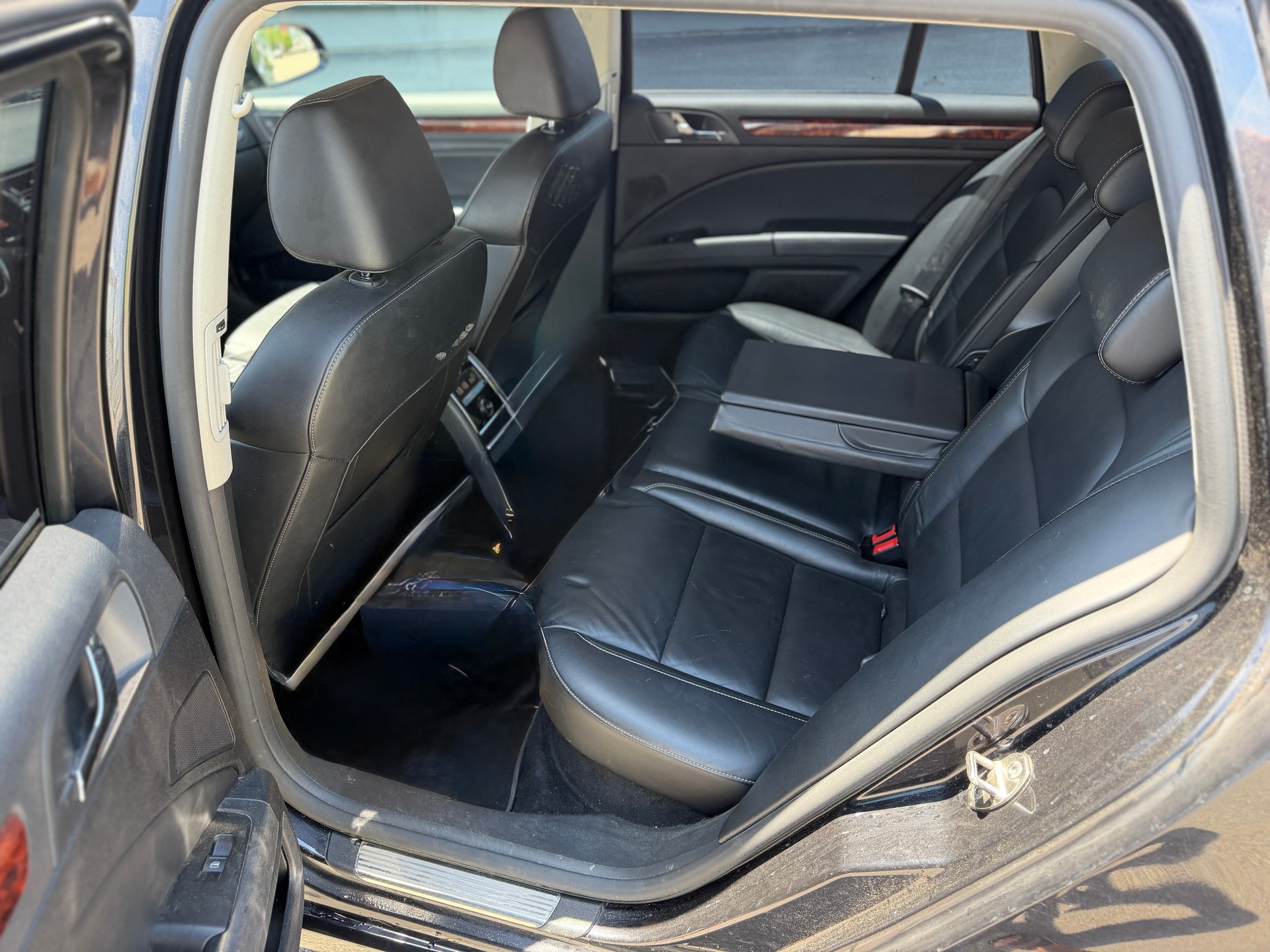 SKODA Superb Combi 3.6 FSI Elegance 4x4 DSG-image-19