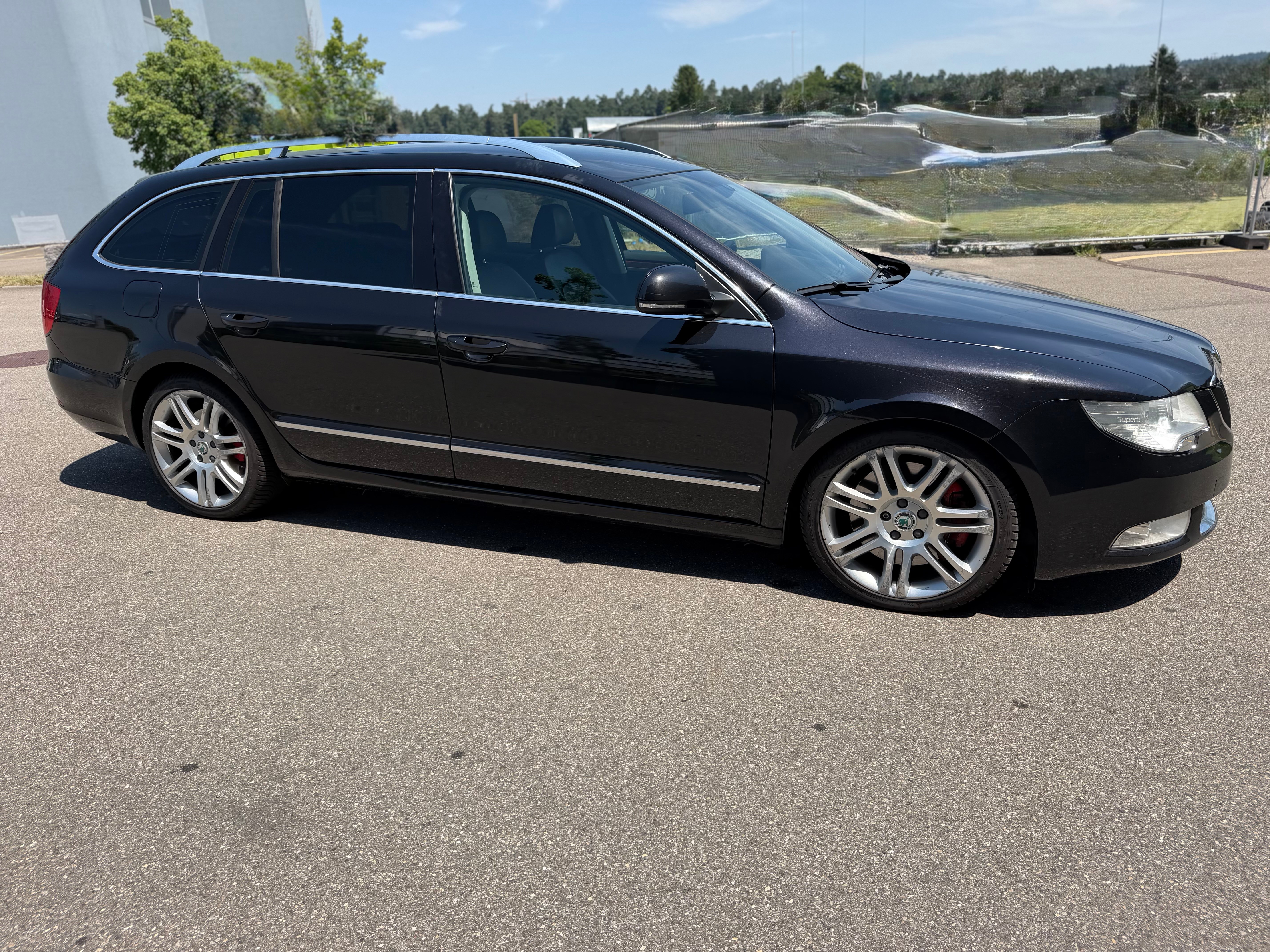 SKODA Superb Combi 3.6 FSI Elegance 4x4 DSG — slika 4