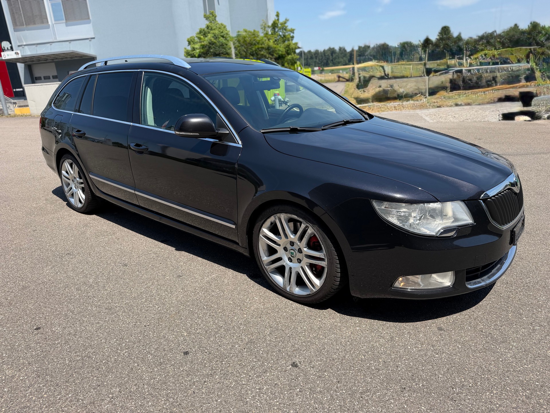 SKODA Superb Combi 3.6 FSI Elegance 4x4 DSG-image-2