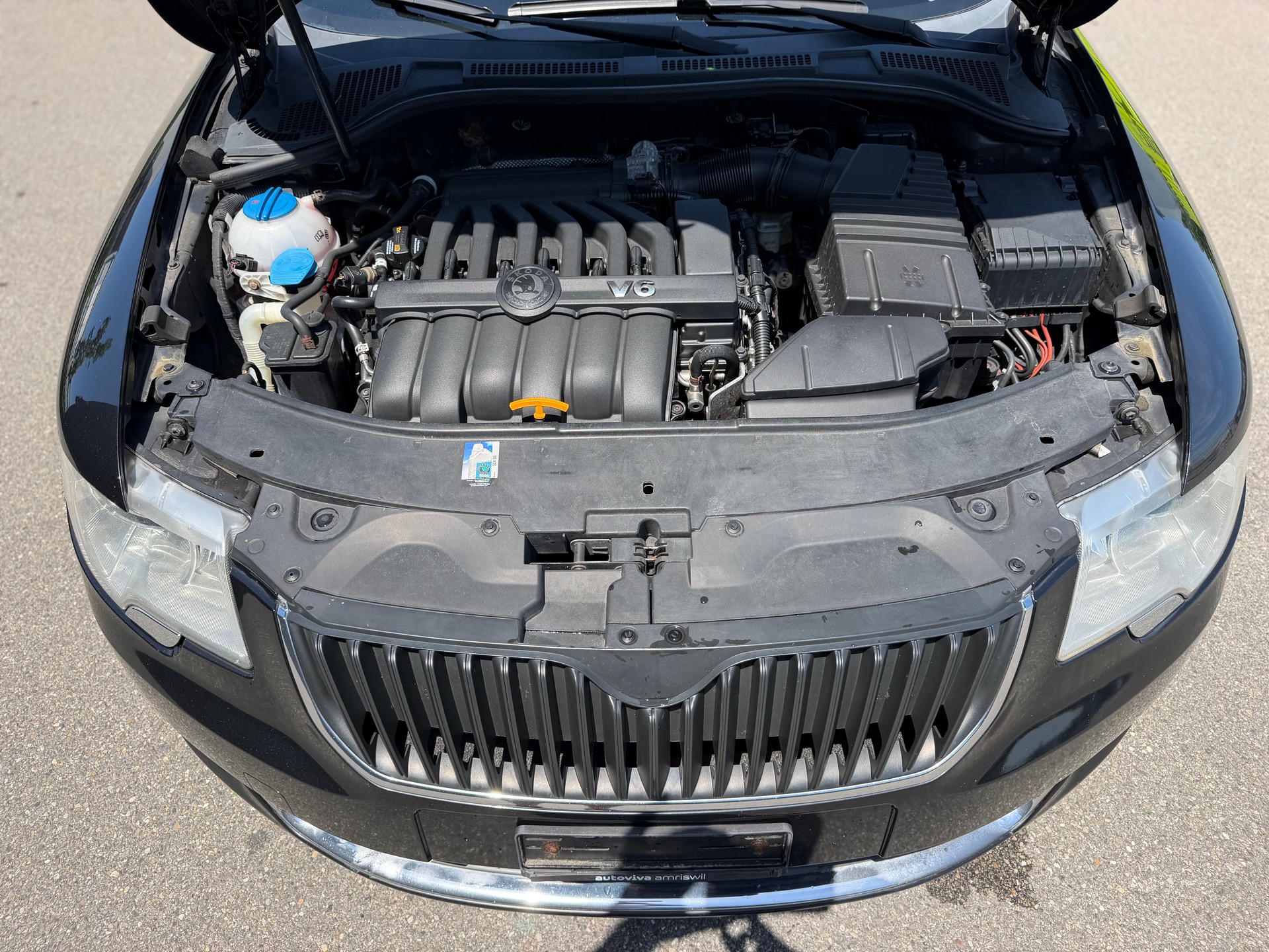 SKODA Superb Combi 3.6 FSI Elegance 4x4 DSG-image-21