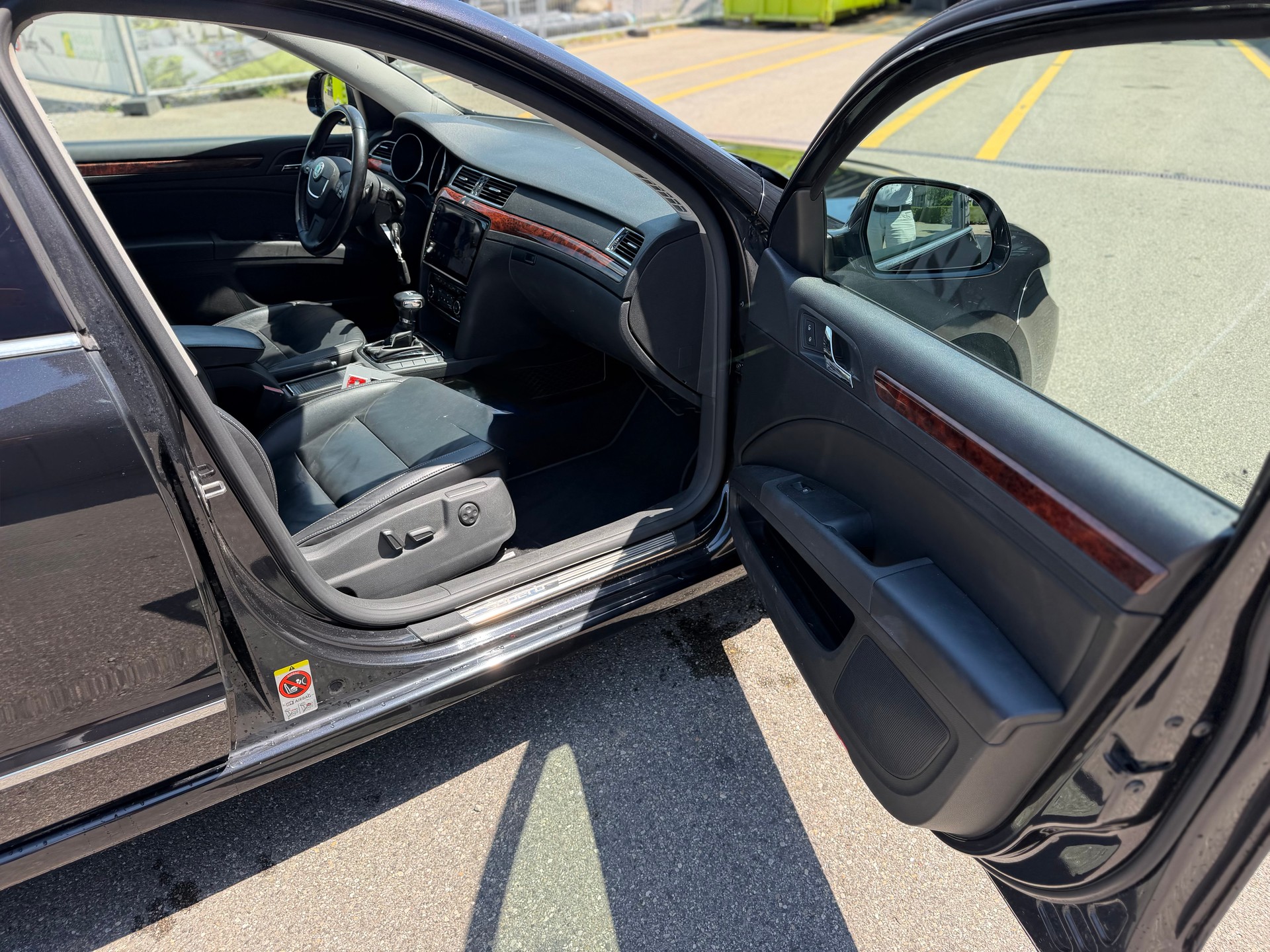 SKODA Superb Combi 3.6 FSI Elegance 4x4 DSG-image-12