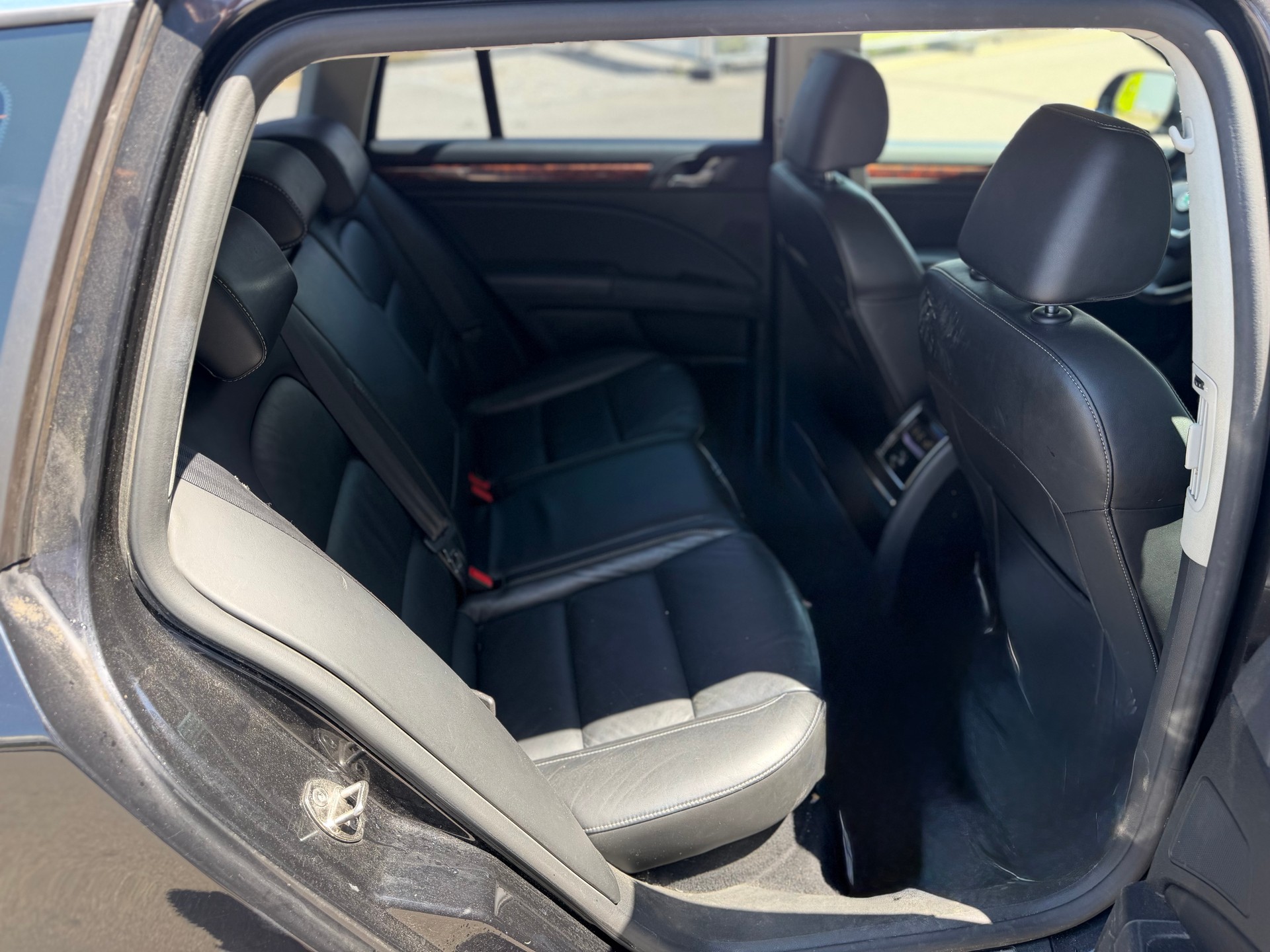 SKODA Superb Combi 3.6 FSI Elegance 4x4 DSG-image-11
