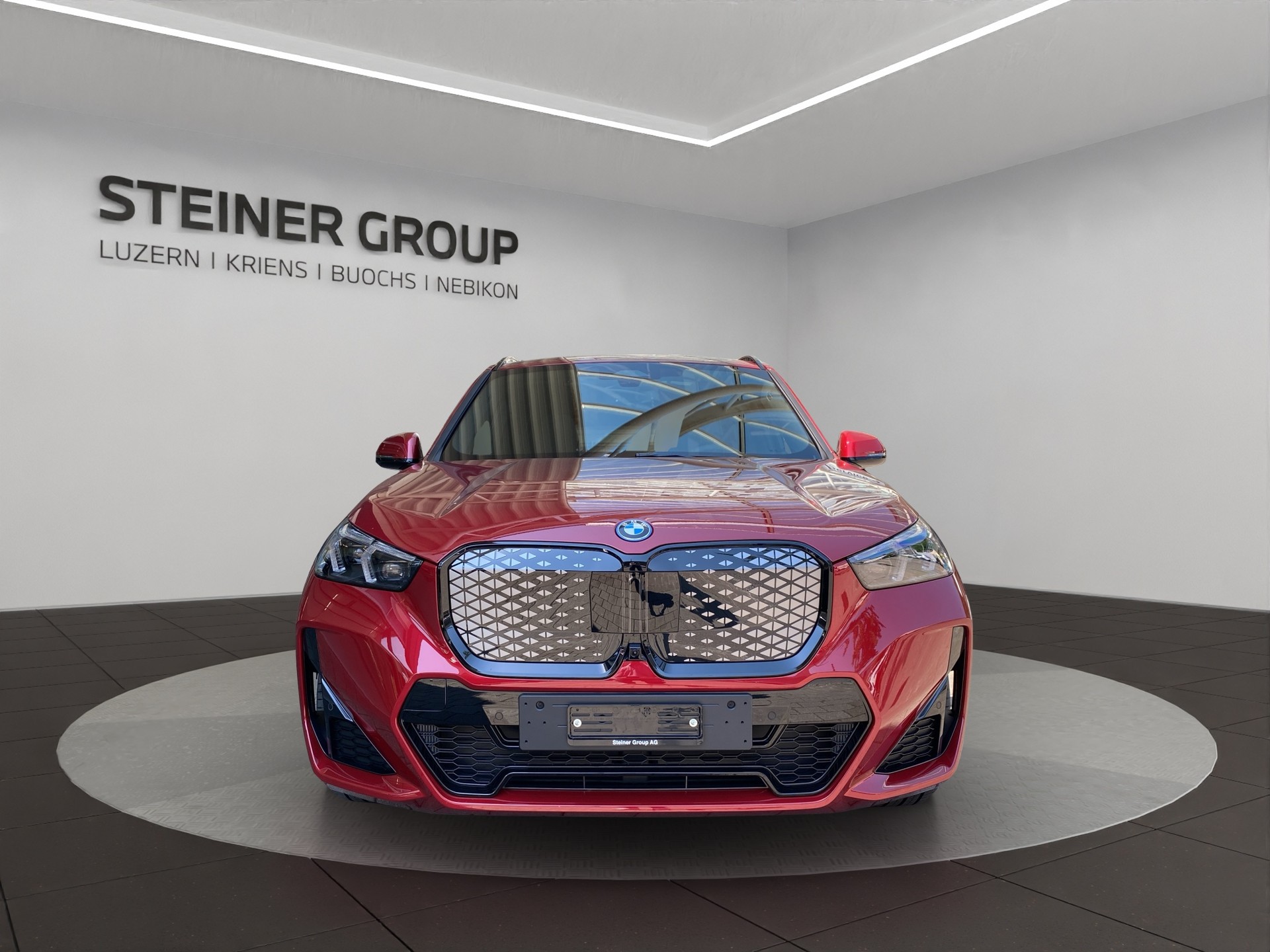 BMW iX1 xDrive 30 M Sport Pro-showroom-element-1