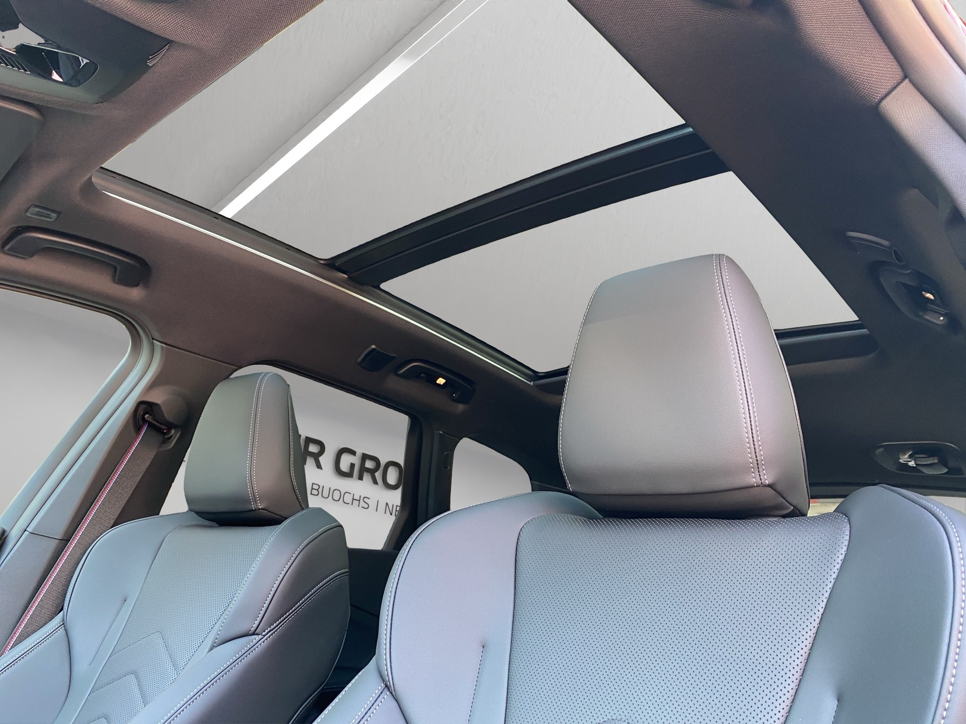 BMW iX1 xDrive 30 M Sport Pro-image-11