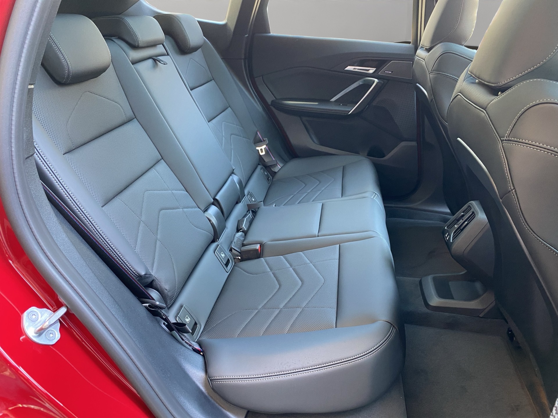 BMW iX1 xDrive 30 M Sport Pro-image-19