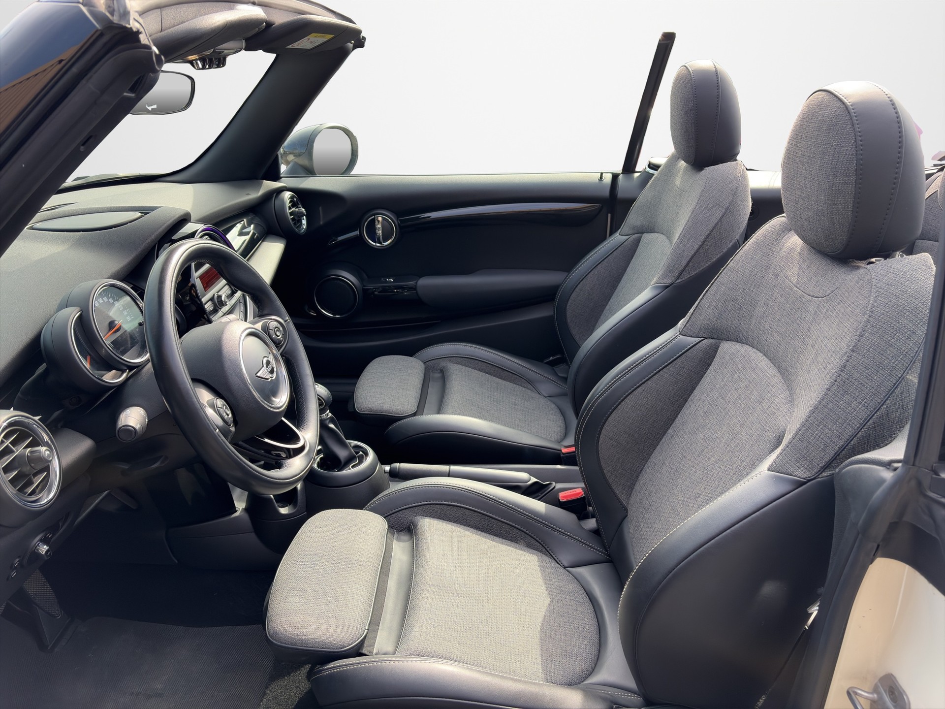 MINI Cooper Cabriolet Steptronic-image-10