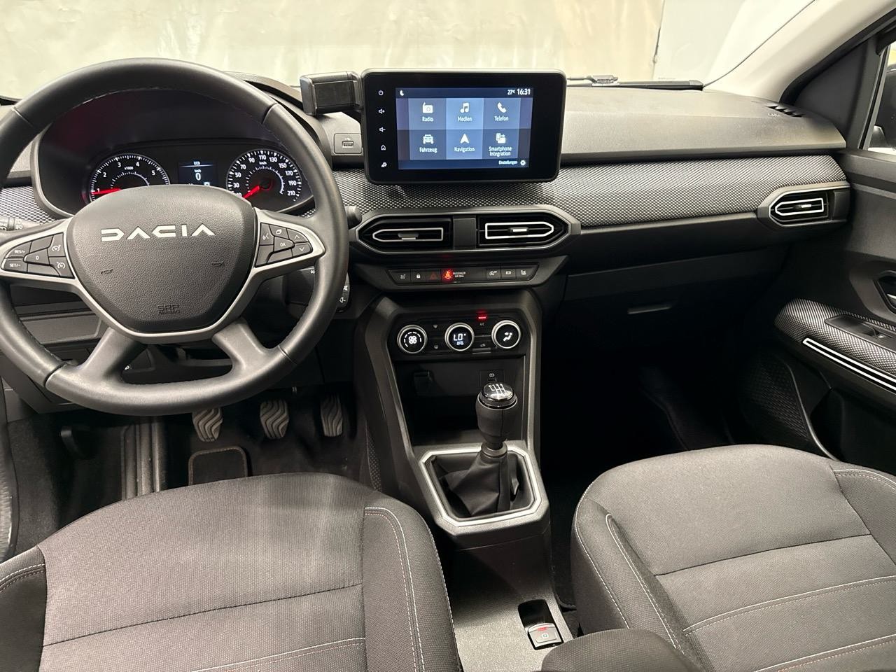 DACIA Jogger TCe 110 Extreme-image-4