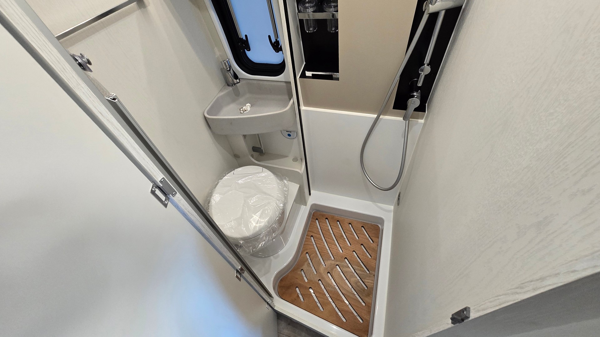KARMANN Davis Lifestyle DA 630 LS / MJ26 / Fiat Ducato 2.2MJT 140PS-image-15
