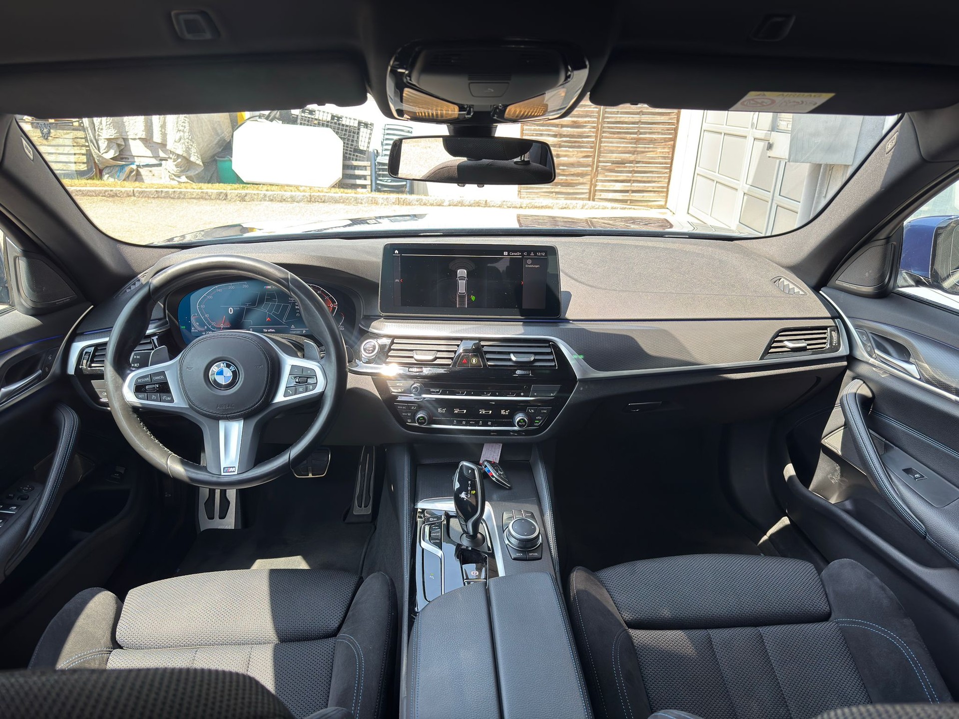 BMW 520d xDrive 48V Touring Steptronic-image-9