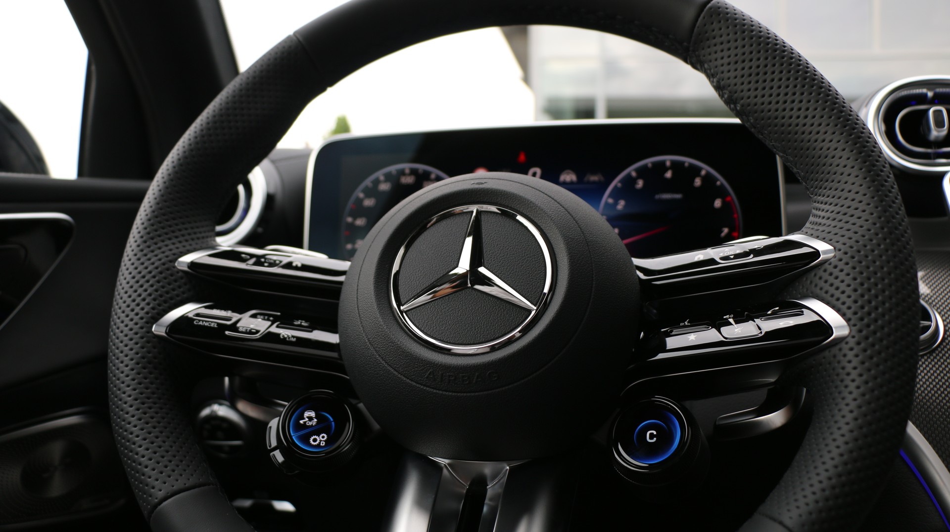MERCEDES-BENZ AMG GLC 53 4MATIC+-image-12