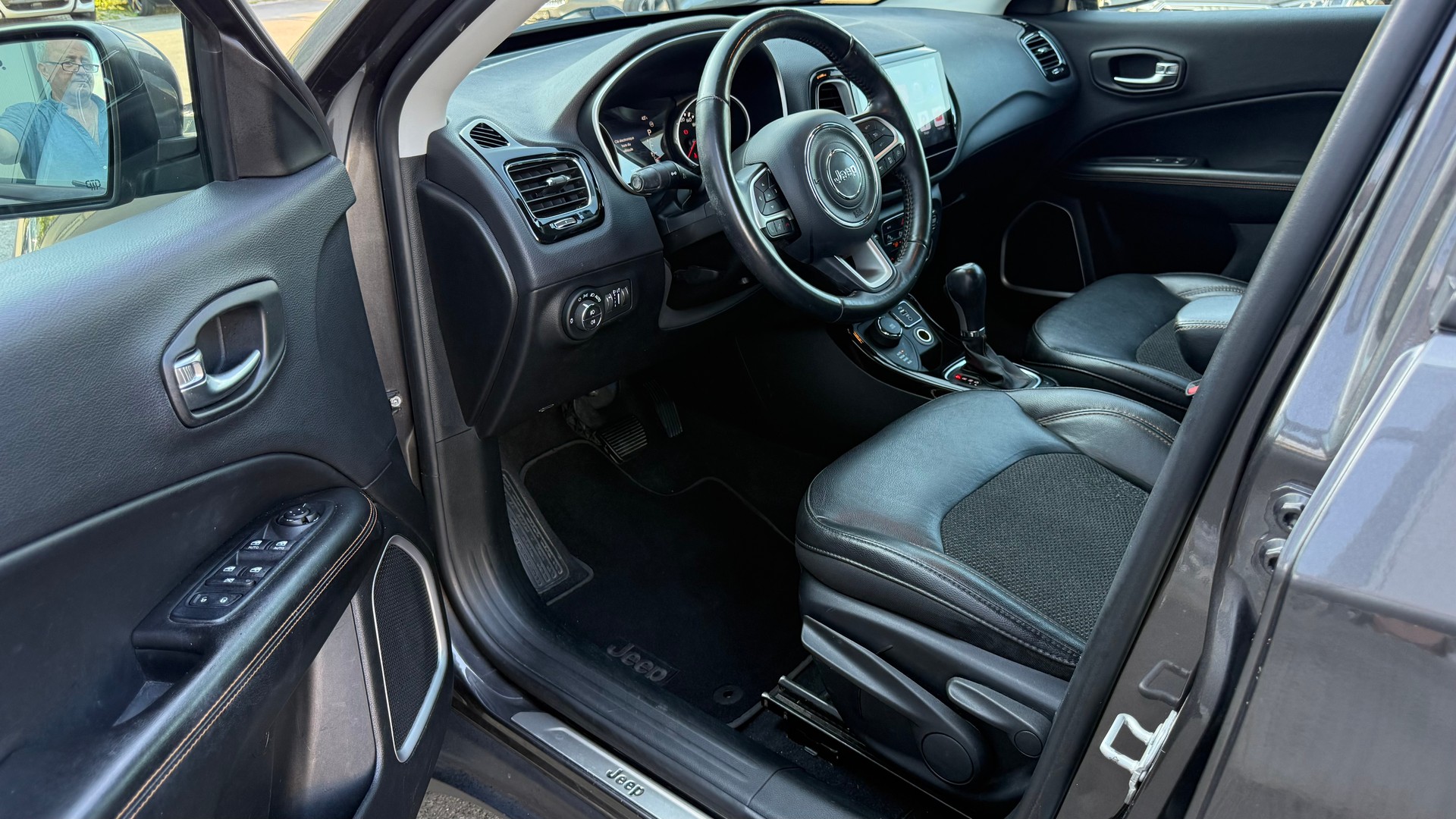 JEEP Compass 1.4 Turbo Limited AWD 9ATX-image-9