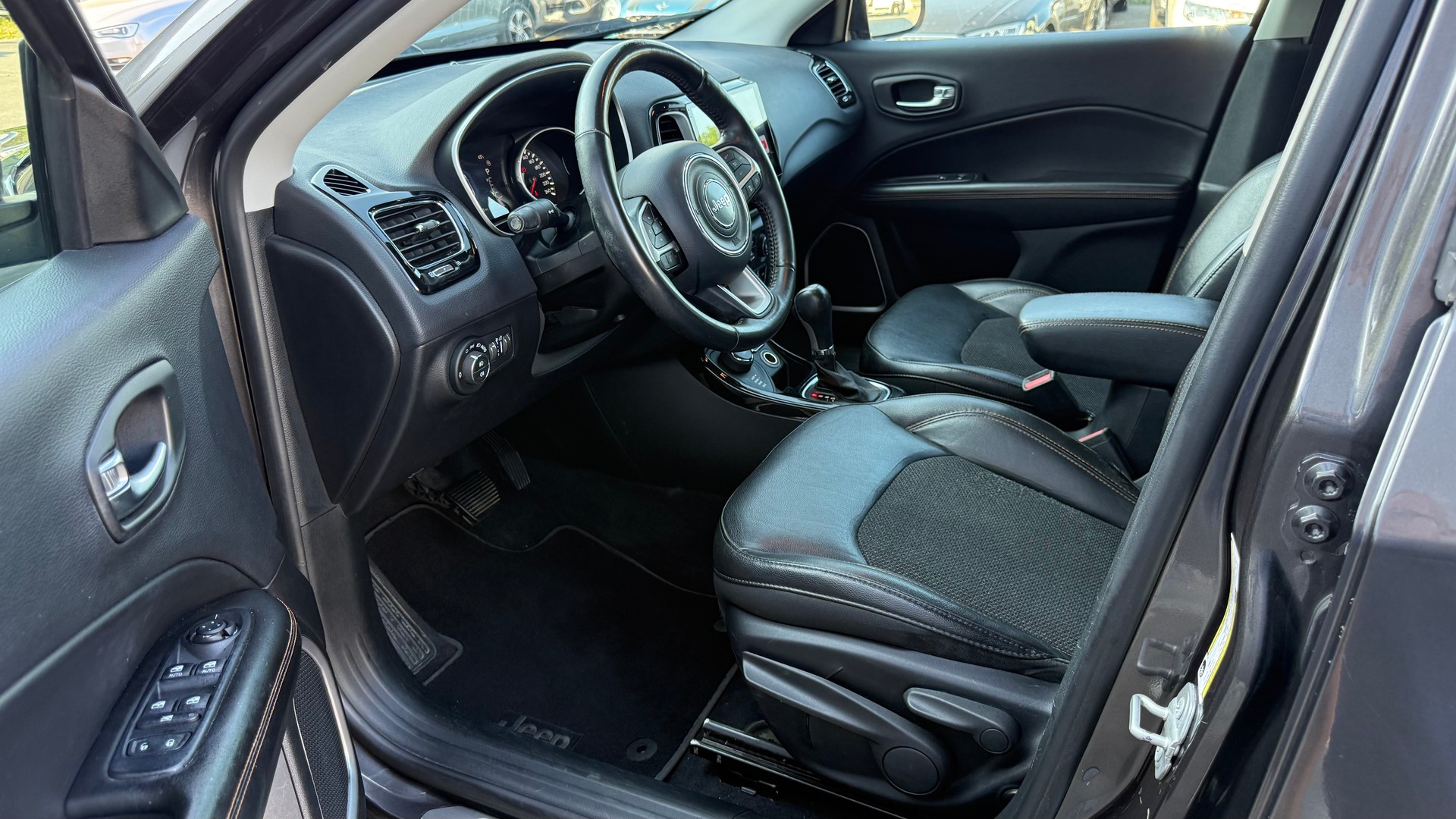 JEEP Compass 1.4 Turbo Limited AWD 9ATX-image-10