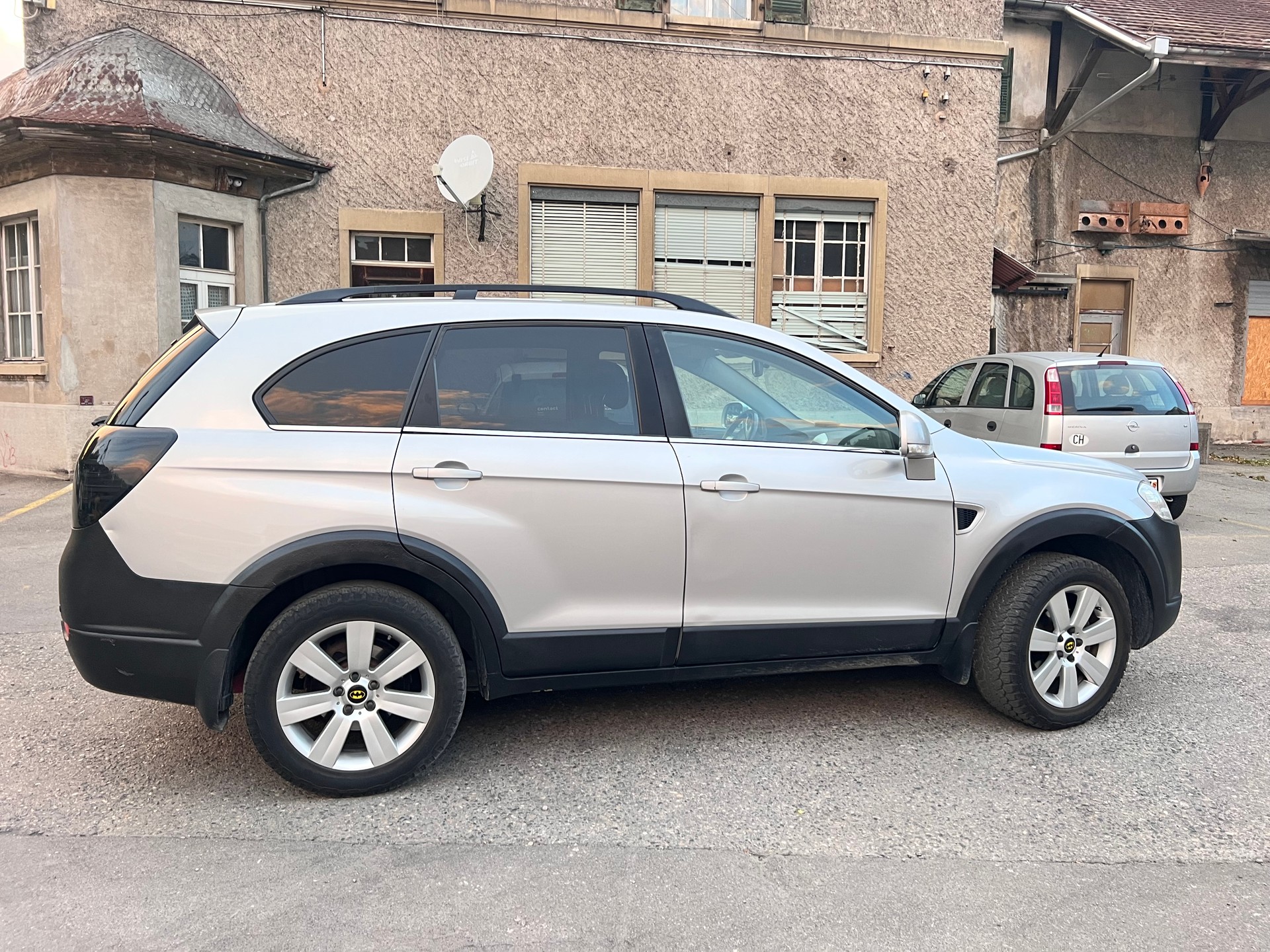 CHEVROLET Captiva 2.0 VCDi LS 4WD-image-2