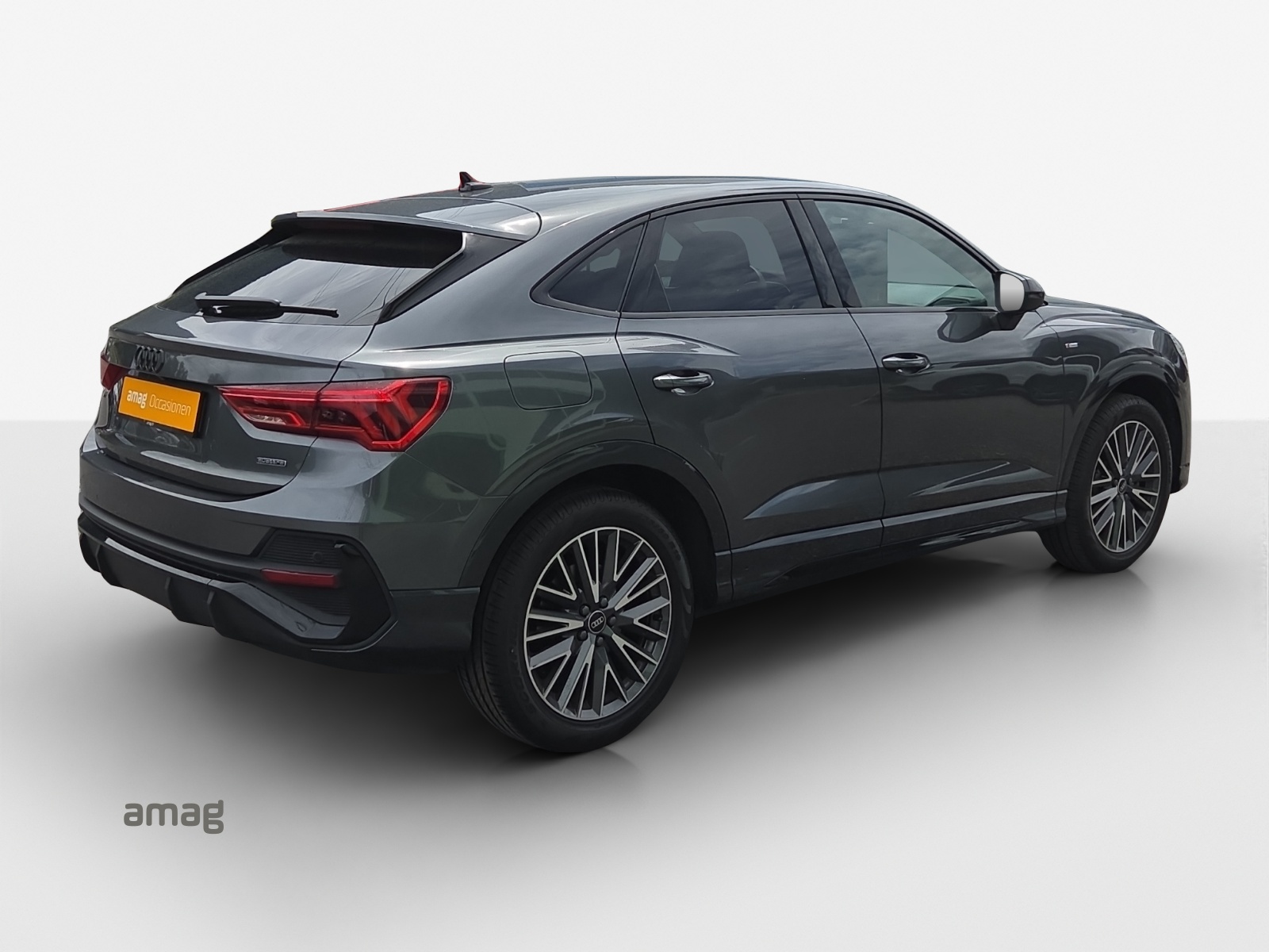 AUDI Q3 Sportback 40 TFSI S line quattro S-tronic-image-4
