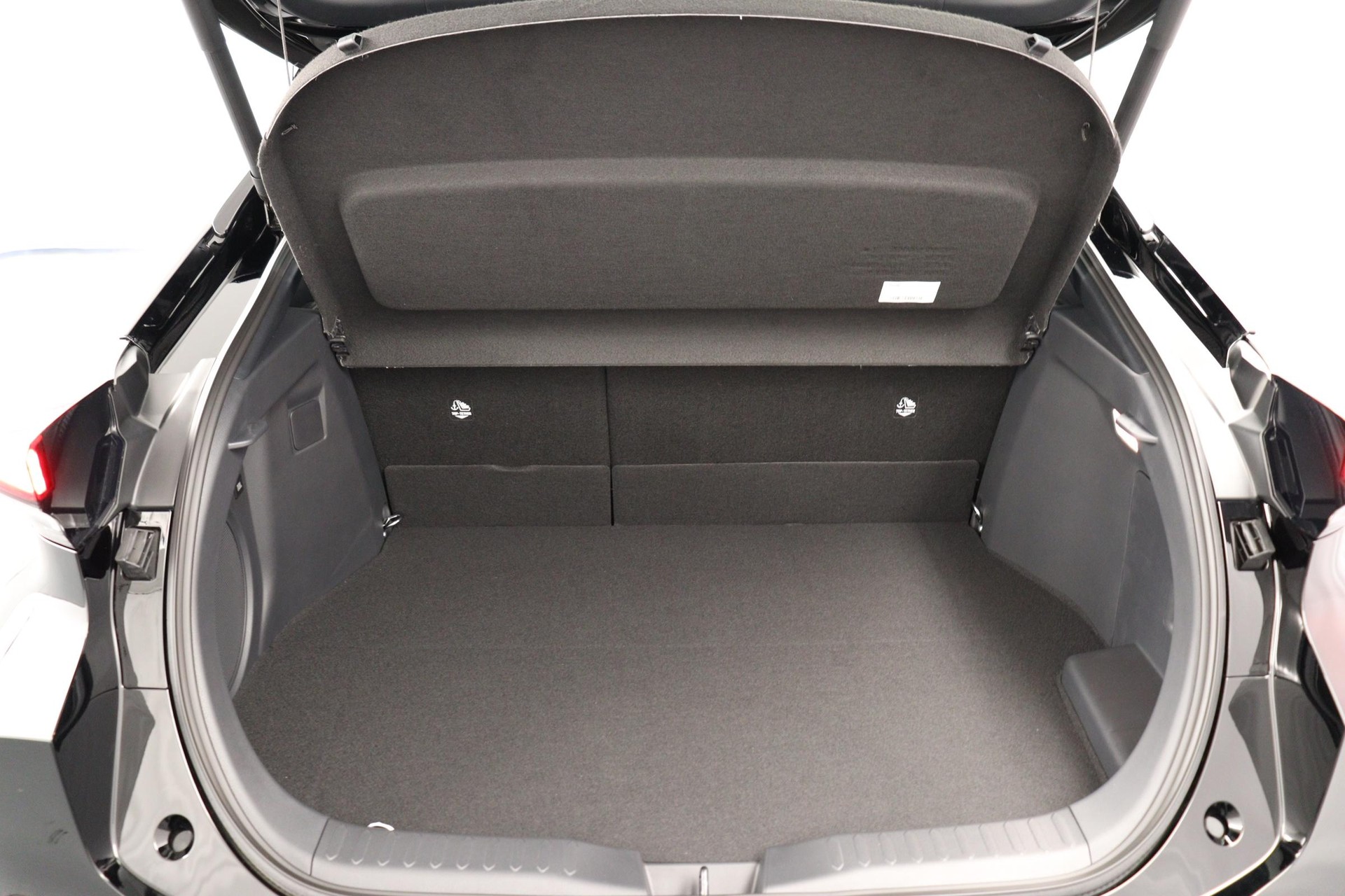 TOYOTA C-HR 2.0 PHEV GR Sport Premiere-image-13