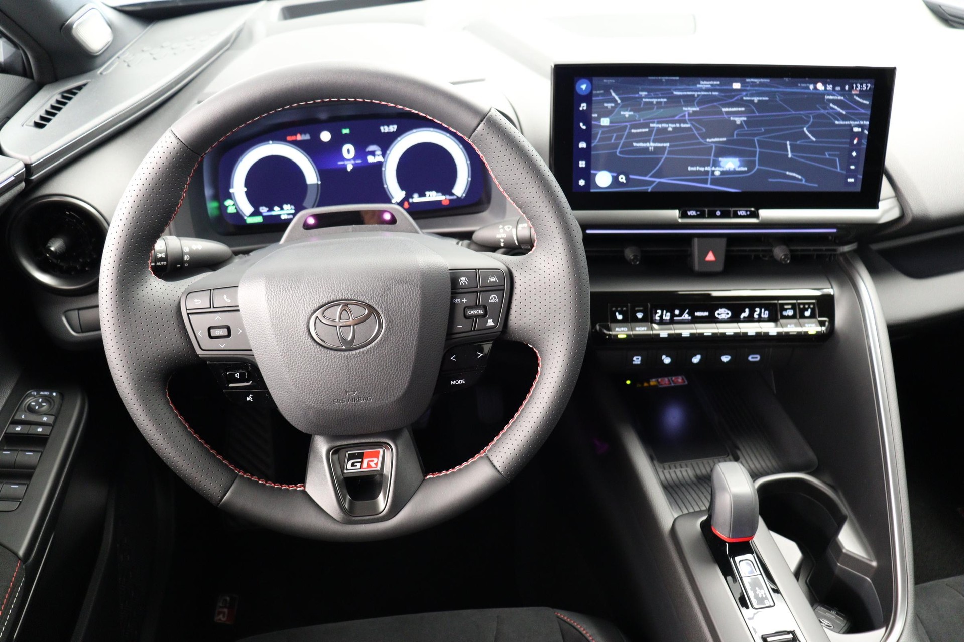 TOYOTA C-HR 2.0 PHEV GR Sport Premiere-image-4