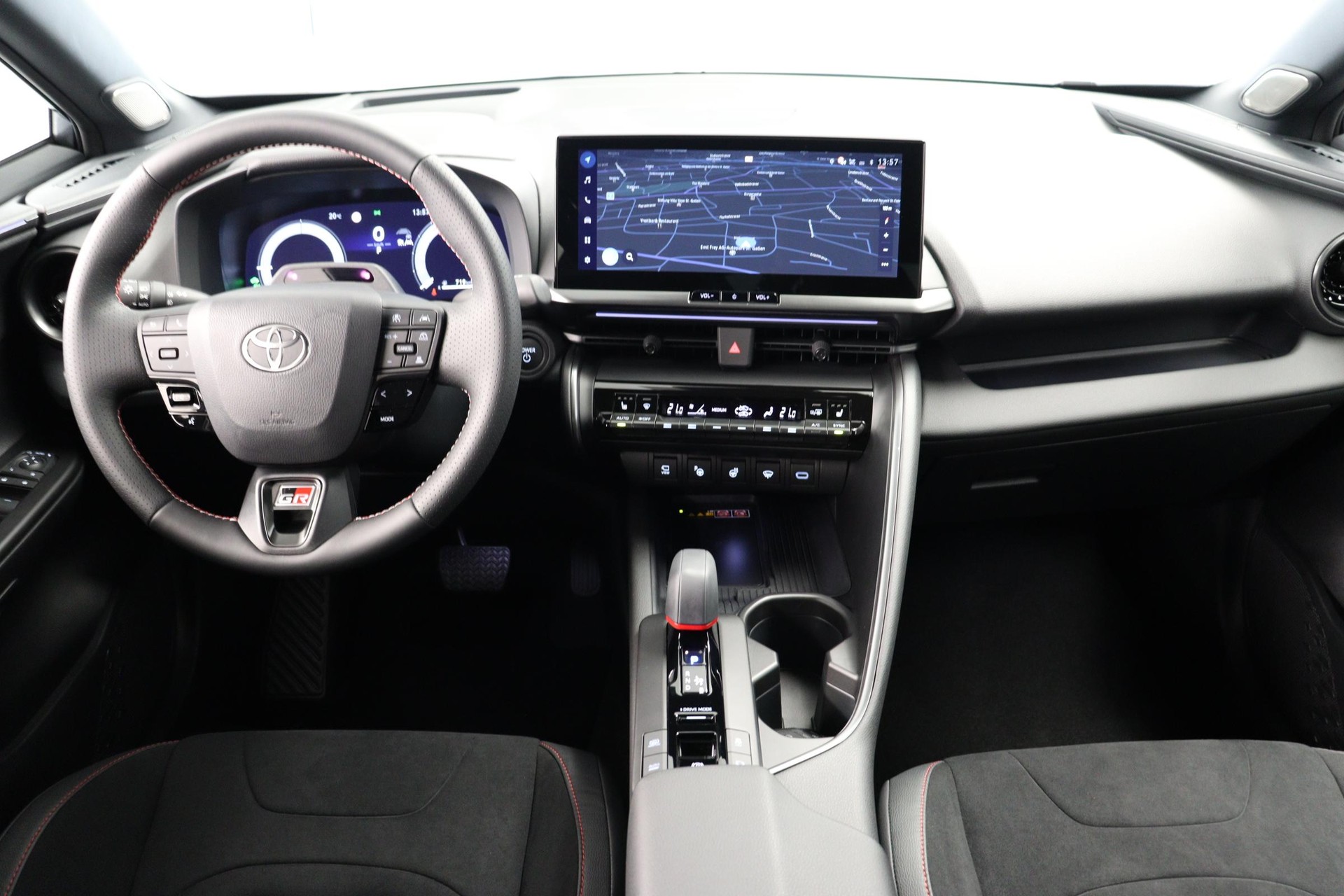 TOYOTA C-HR 2.0 PHEV GR Sport Premiere-image-9