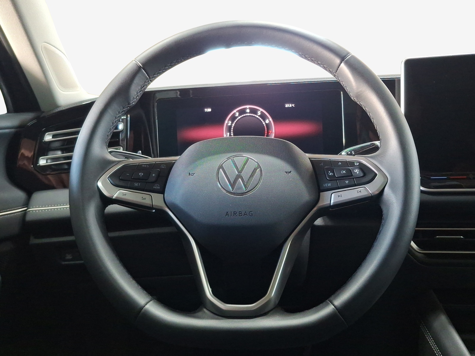 VW Tiguan 2.0 TSI DSG Elegance 4Motion-image-9