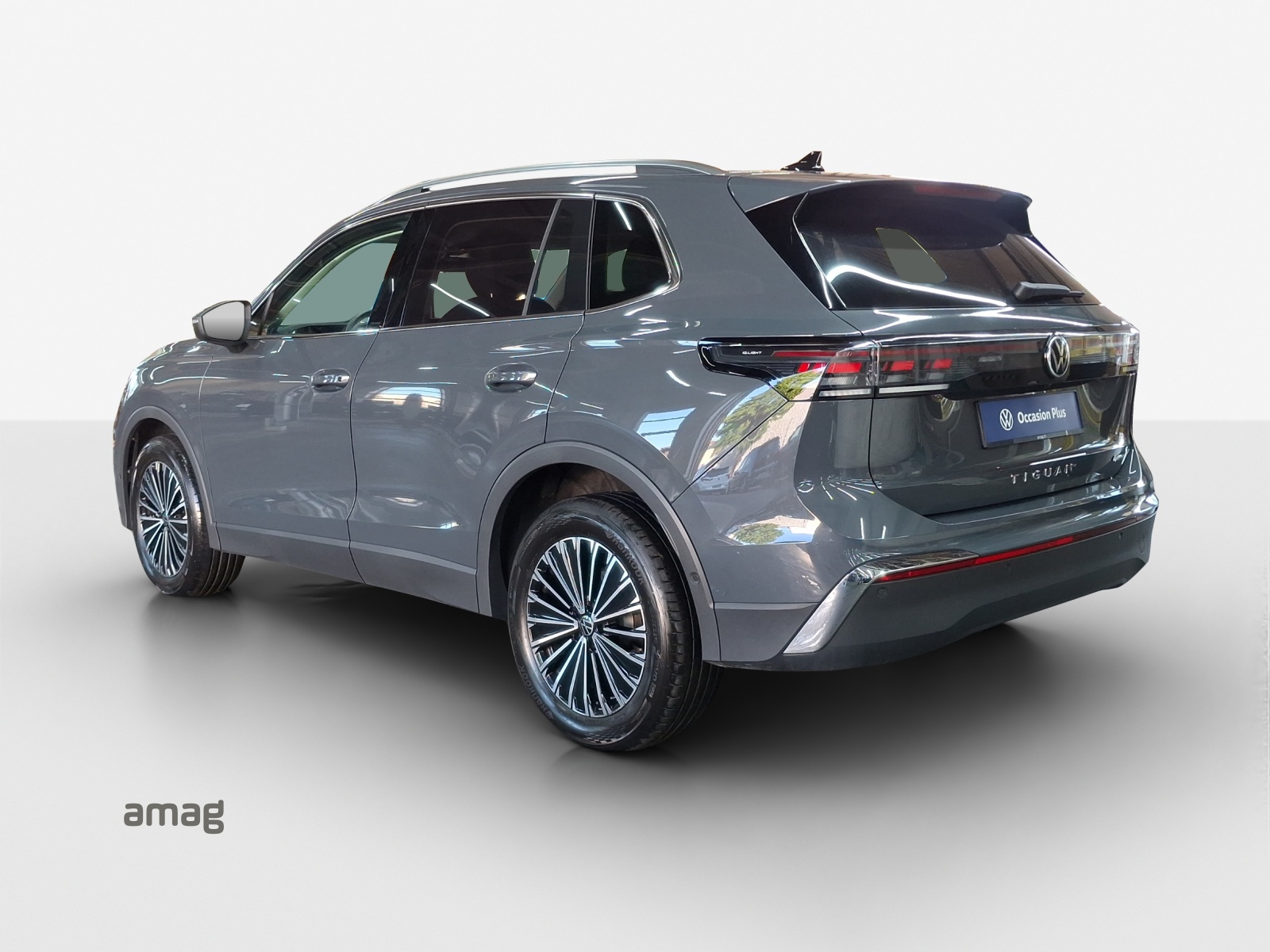 VW Tiguan 2.0 TSI DSG Elegance 4Motion-image-2