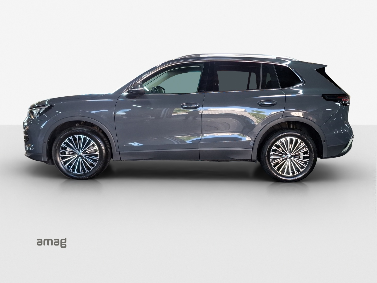 VW Tiguan 2.0 TSI DSG Elegance 4Motion-image-1