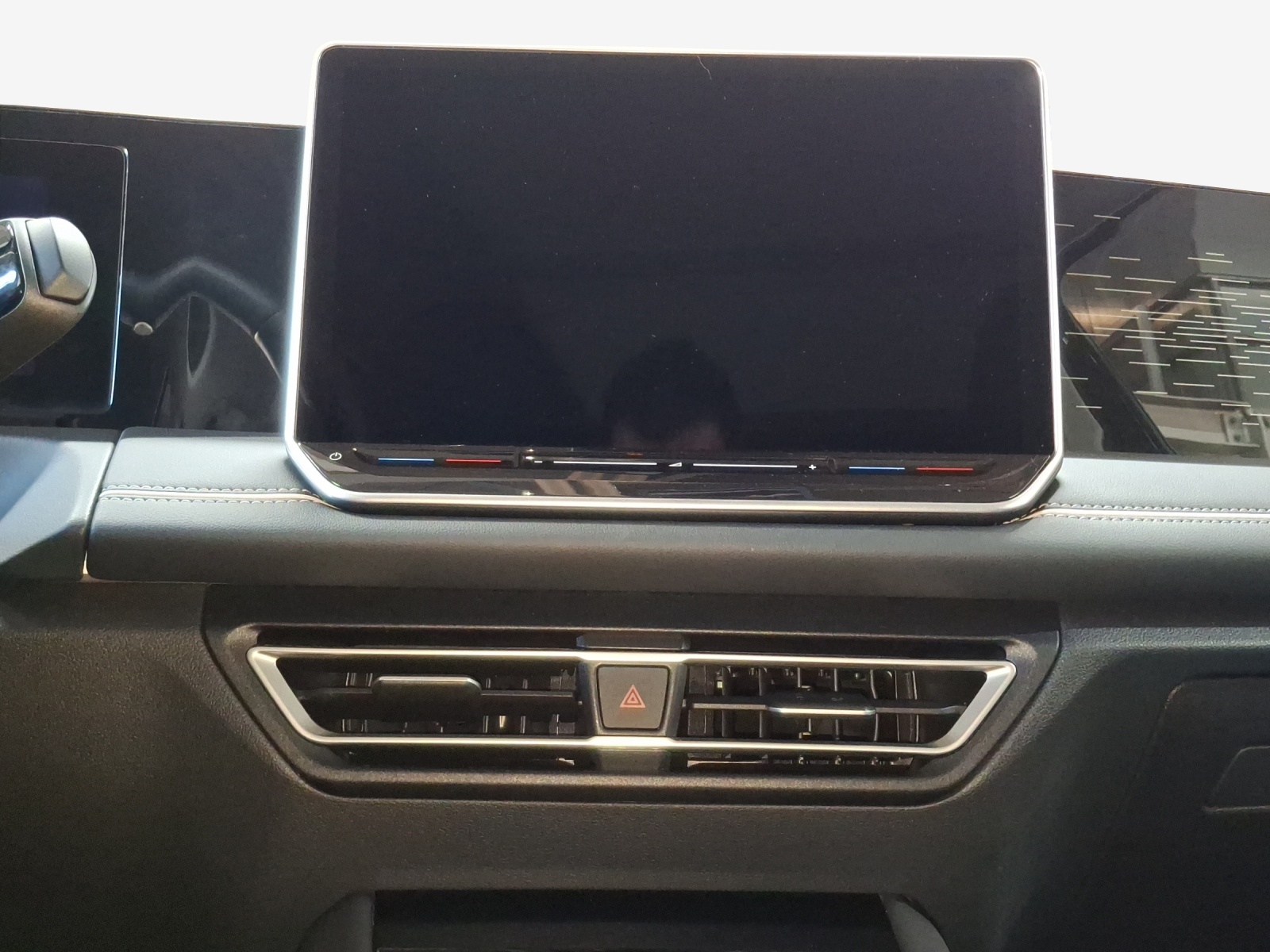 VW Tiguan 2.0 TSI DSG Elegance 4Motion-image-10