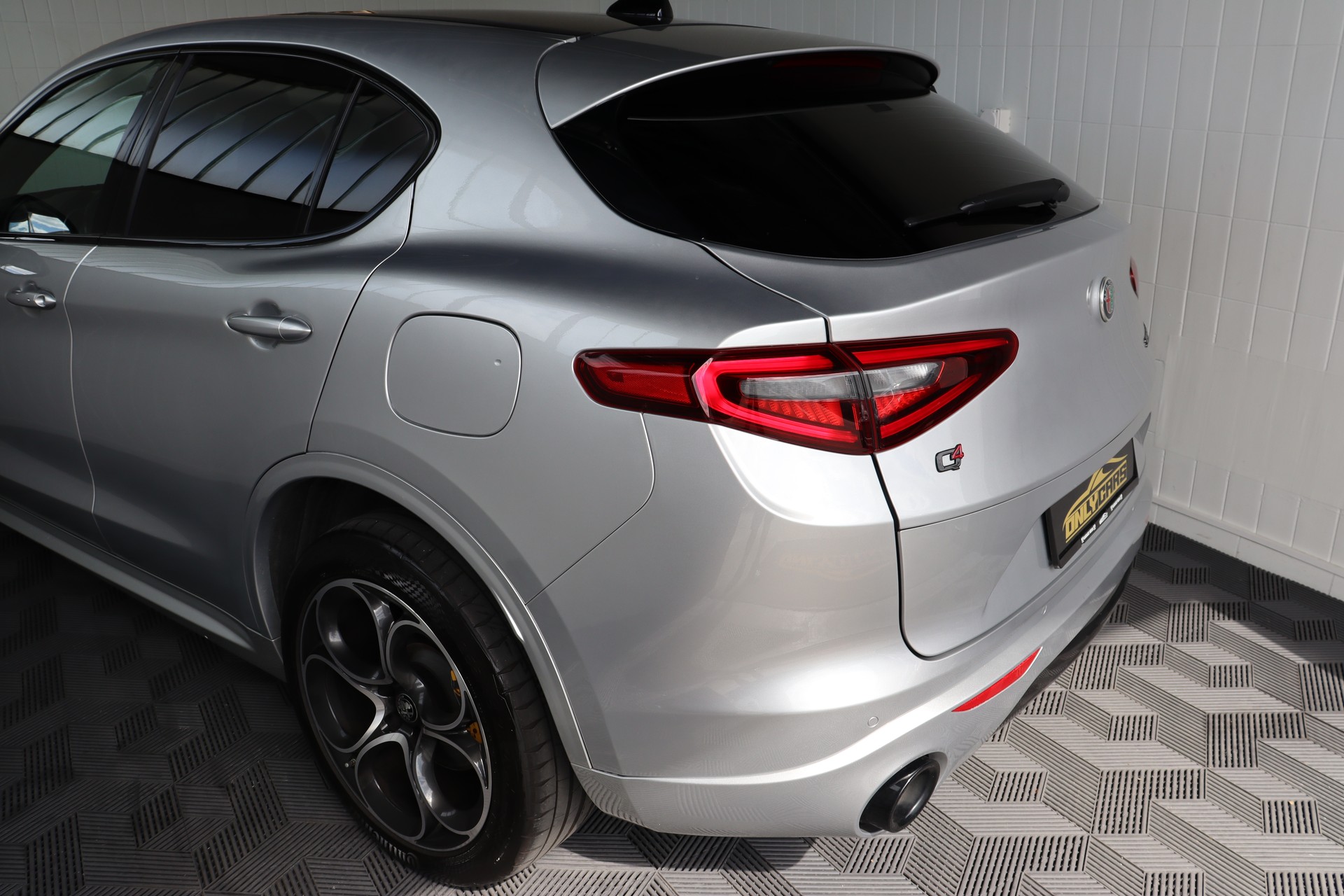 ALFA ROMEO Stelvio 2.0 Veloce Q4 Automatic-image-29