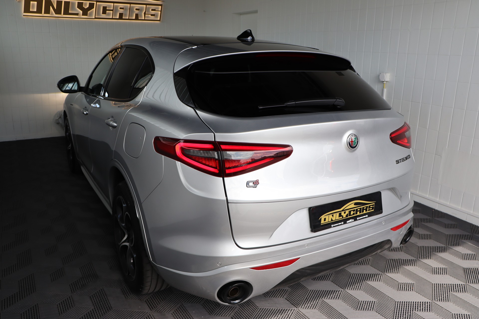 ALFA ROMEO Stelvio 2.0 Veloce Q4 Automatic-image-7