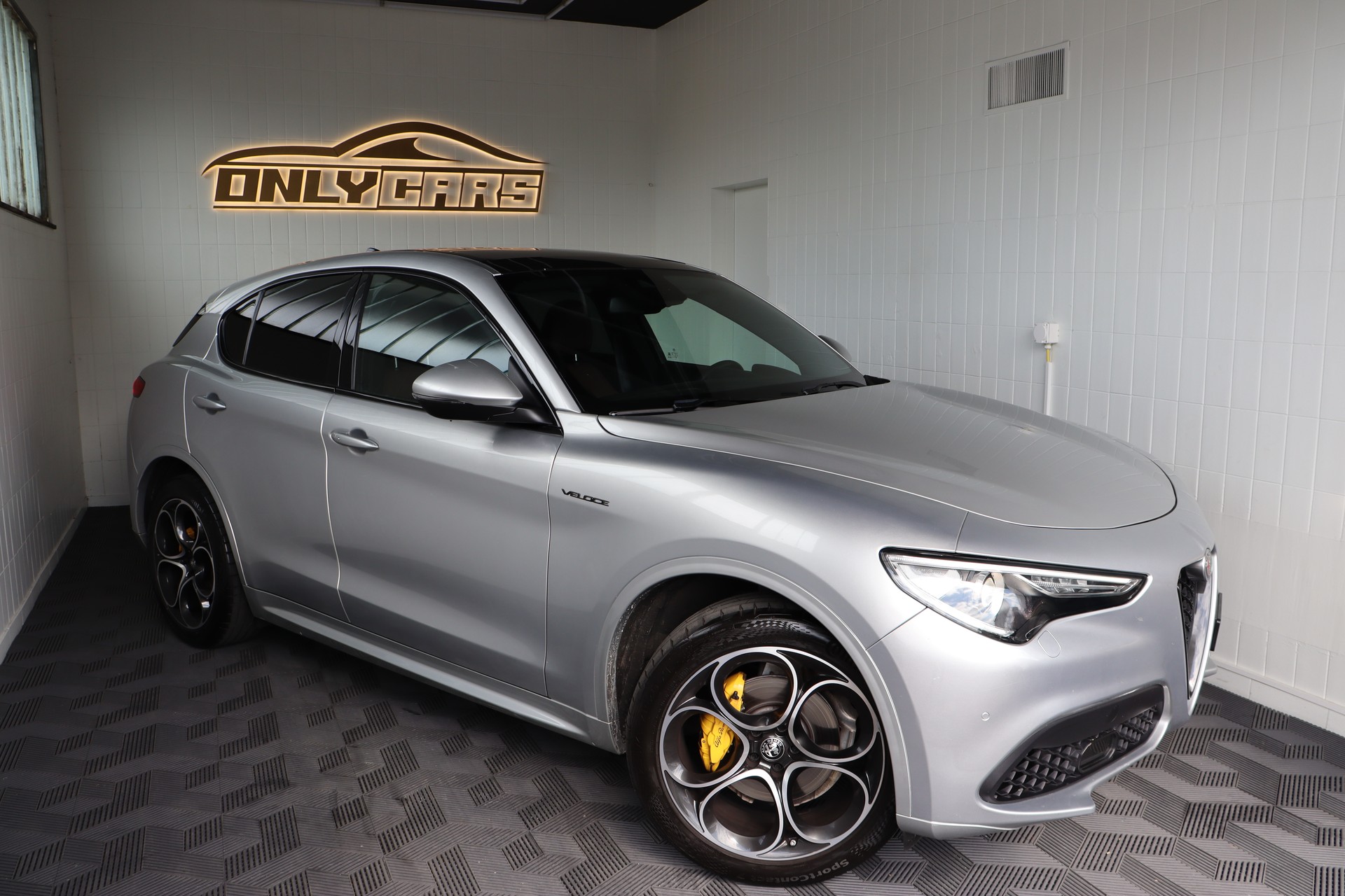 ALFA ROMEO Stelvio 2.0 Veloce Q4 Automatic-image-4