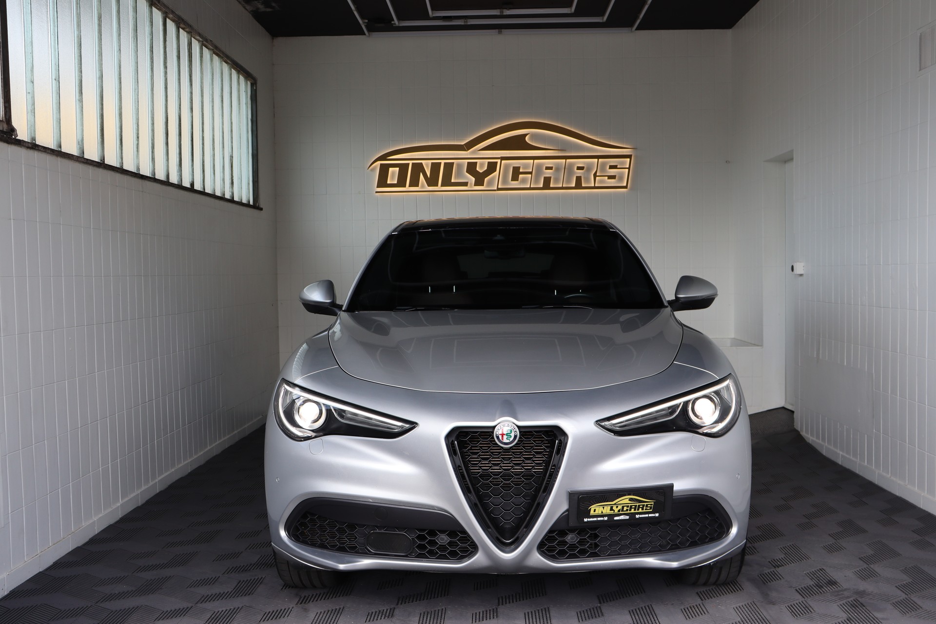 ALFA ROMEO Stelvio 2.0 Veloce Q4 Automatic-image-1