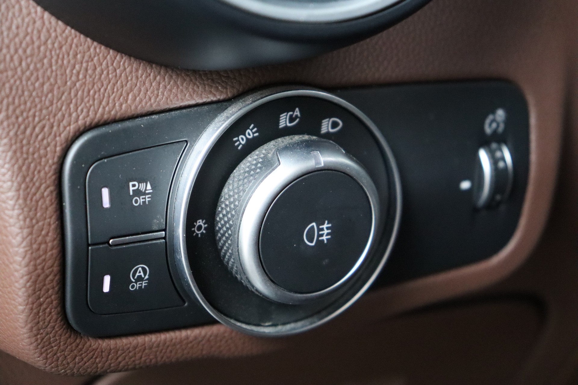 ALFA ROMEO Stelvio 2.0 Veloce Q4 Automatic-image-17