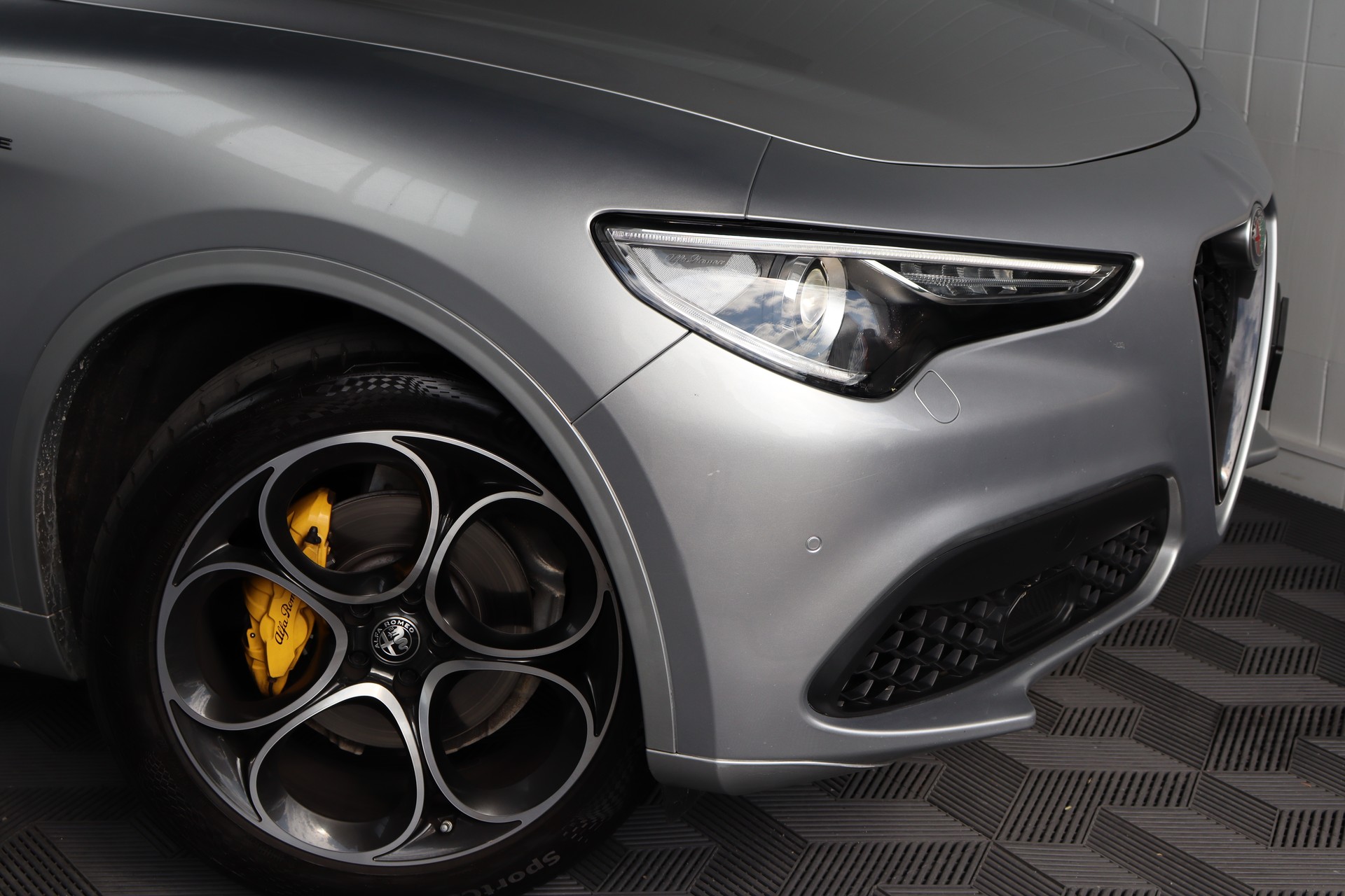 ALFA ROMEO Stelvio 2.0 Veloce Q4 Automatic-image-5