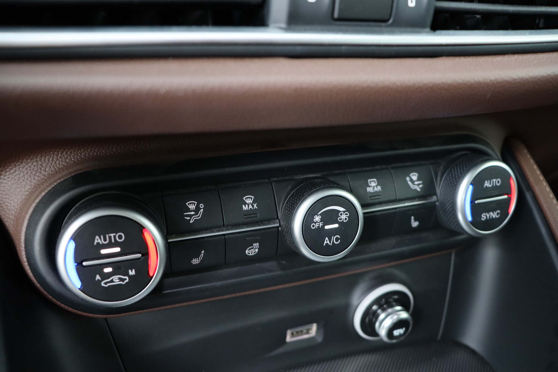 ALFA ROMEO Stelvio 2.0 Veloce Q4 Automatic-image-21