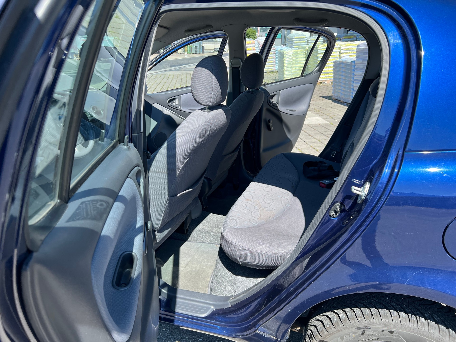 TOYOTA Yaris 1.3 Linea Sol-image-9